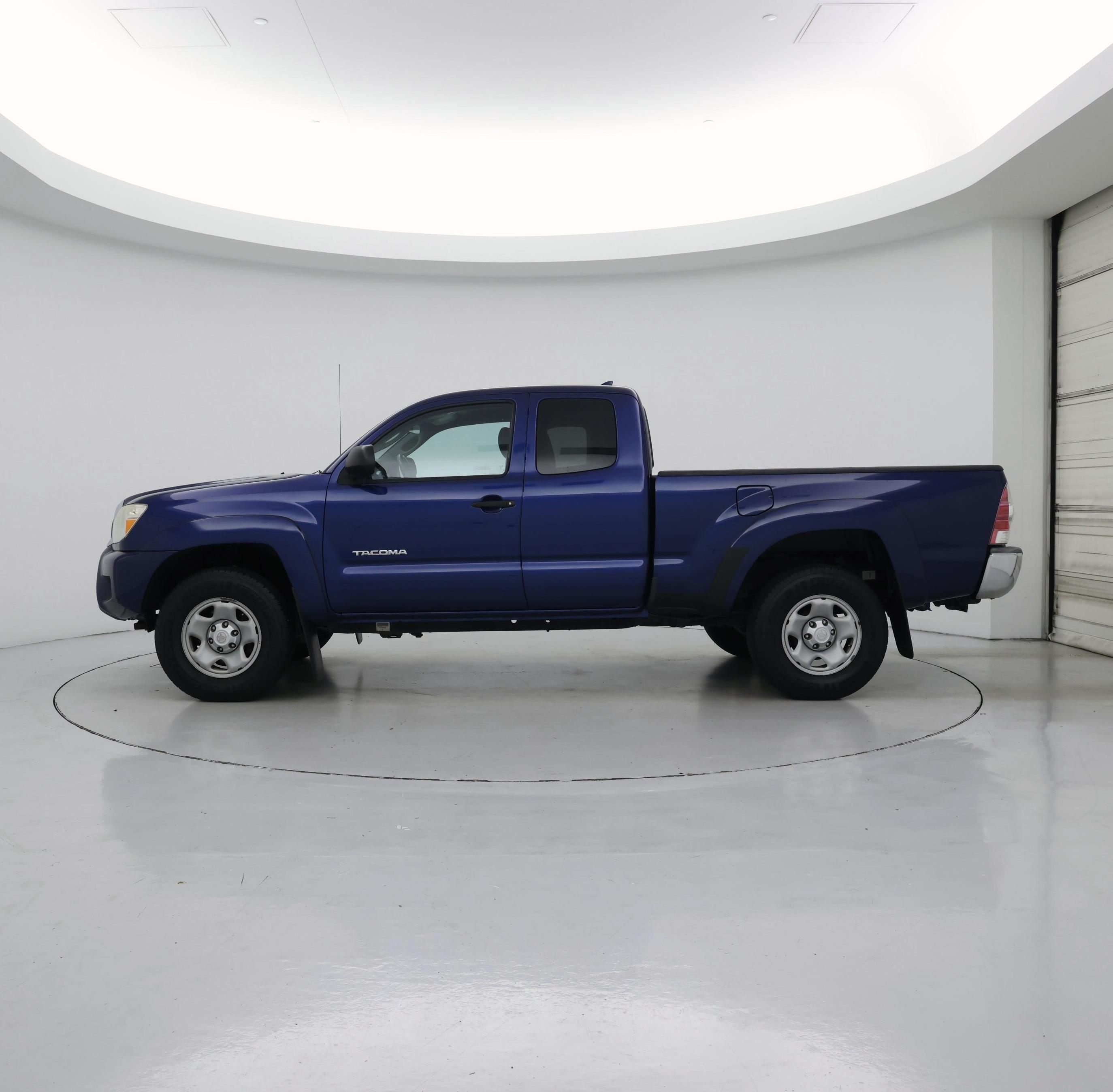 Thumbnail: 2014 Toyota Tacoma - 3