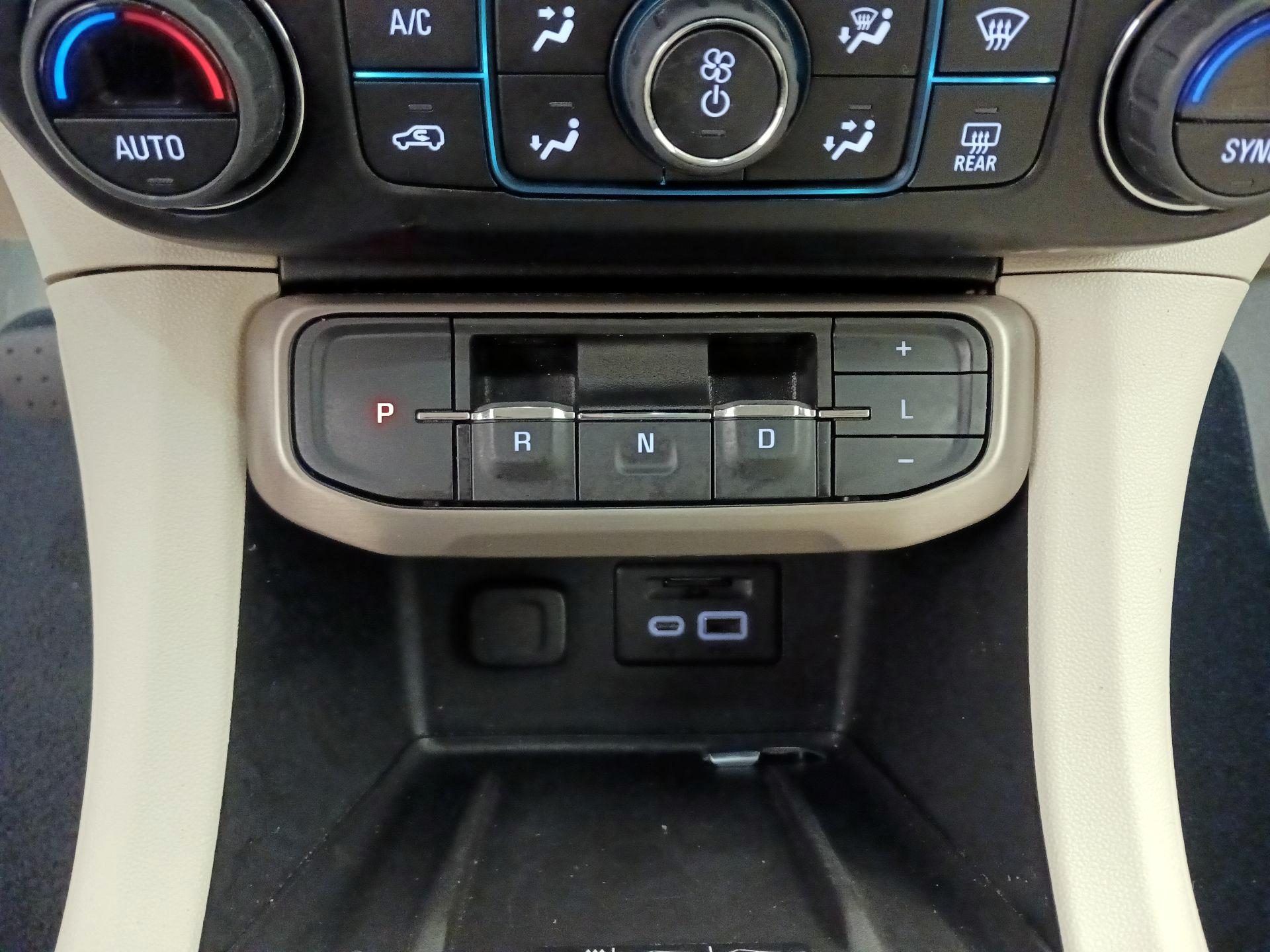 Thumbnail: 2022 GMC Acadia - 18