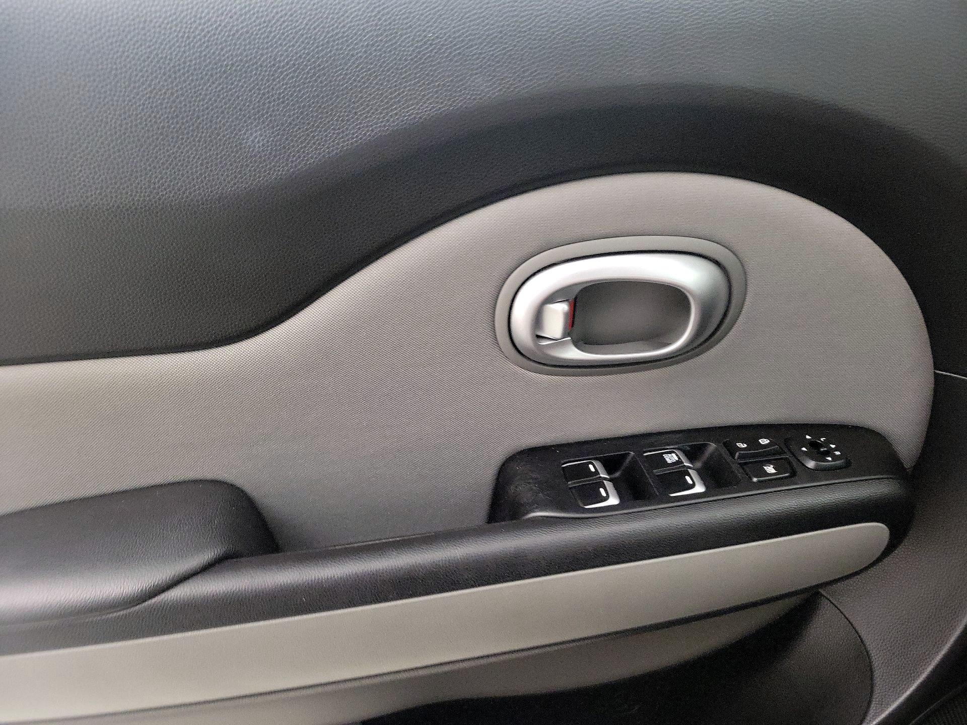 Thumbnail: 2017 Kia Soul - 12