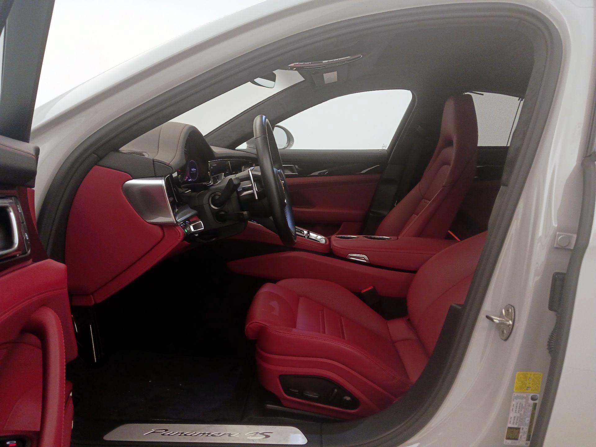 Thumbnail: 2023 Porsche Panamera - 11