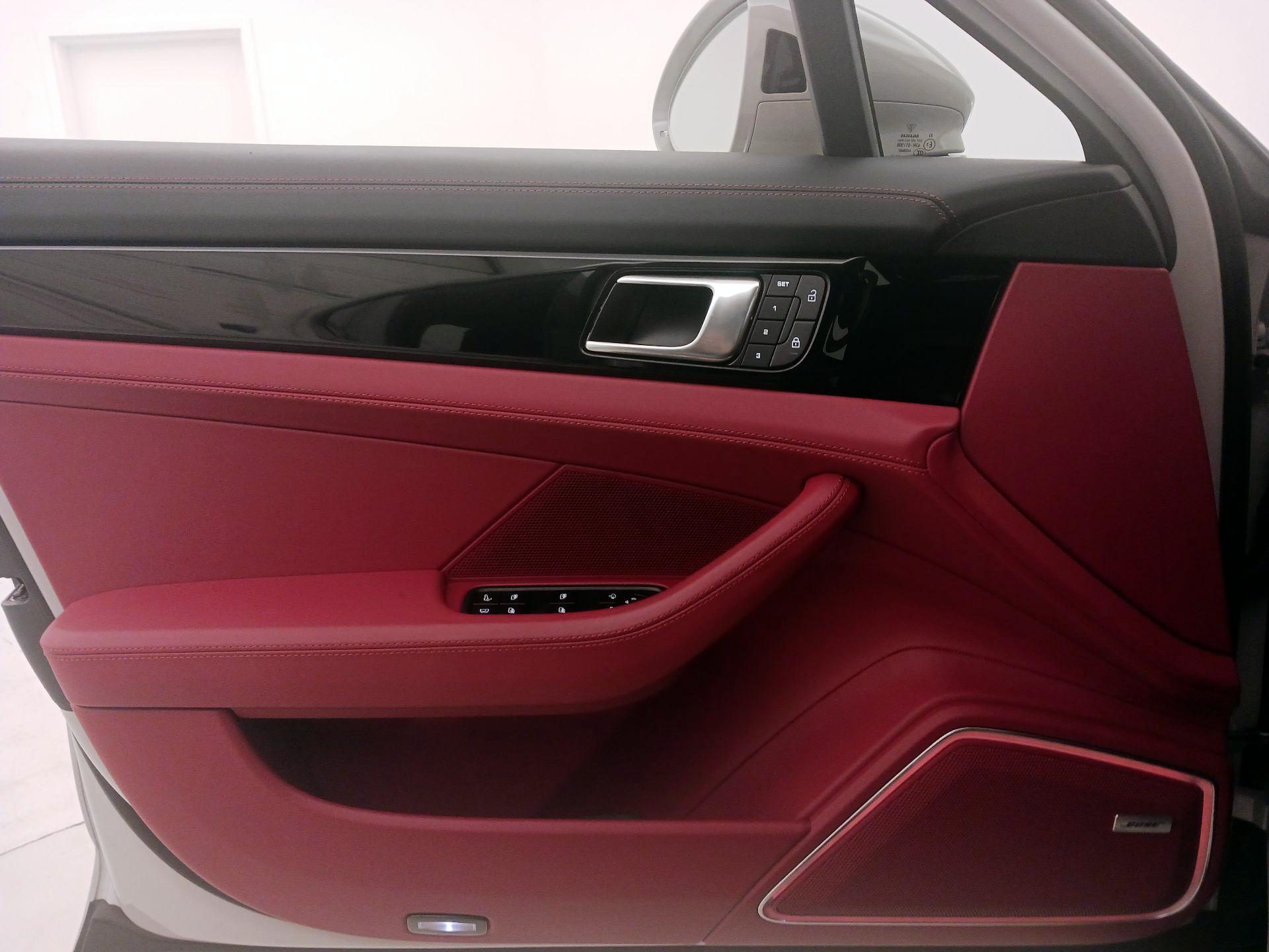 Thumbnail: 2023 Porsche Panamera - 12