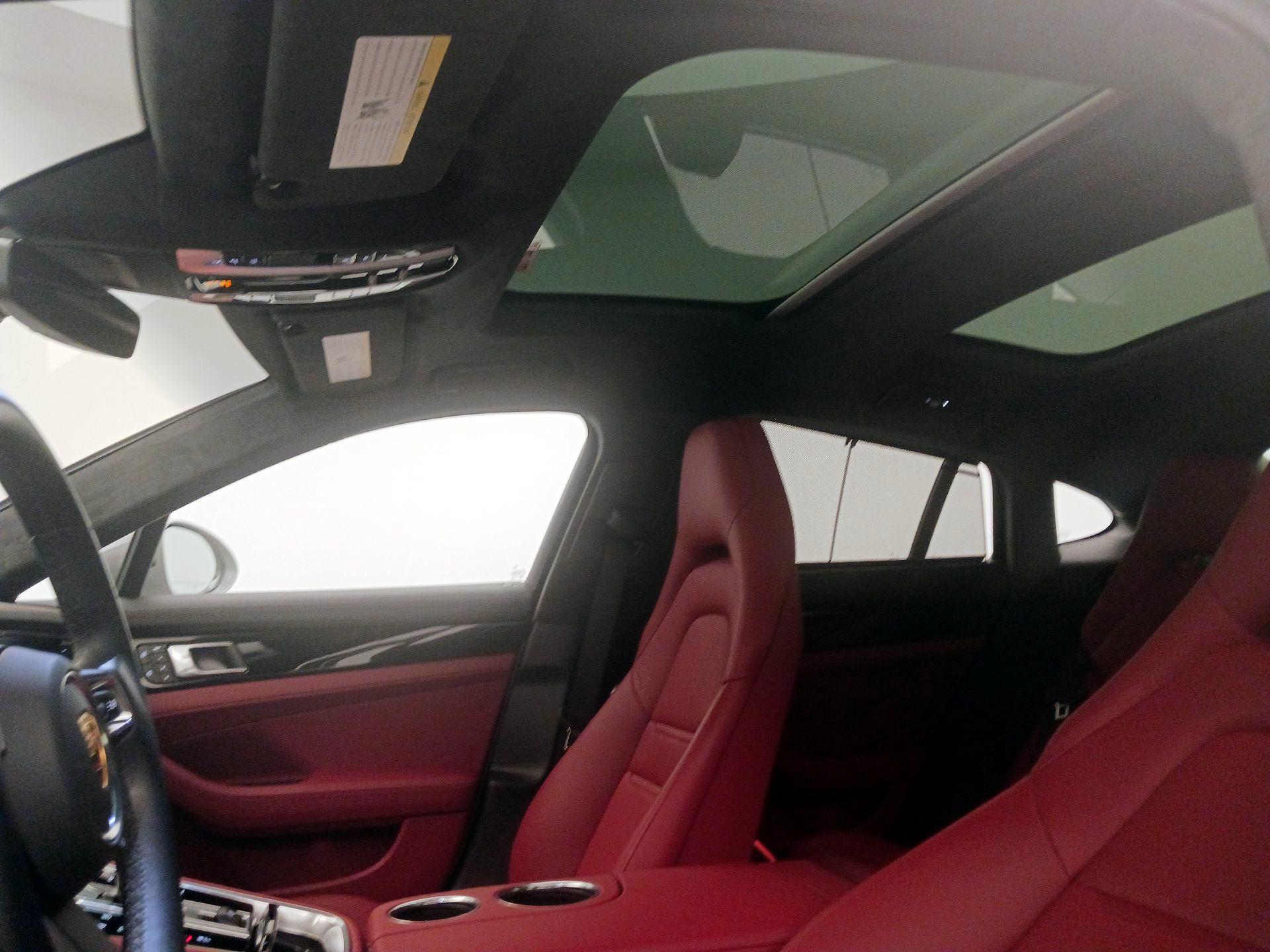 Thumbnail: 2023 Porsche Panamera - 20