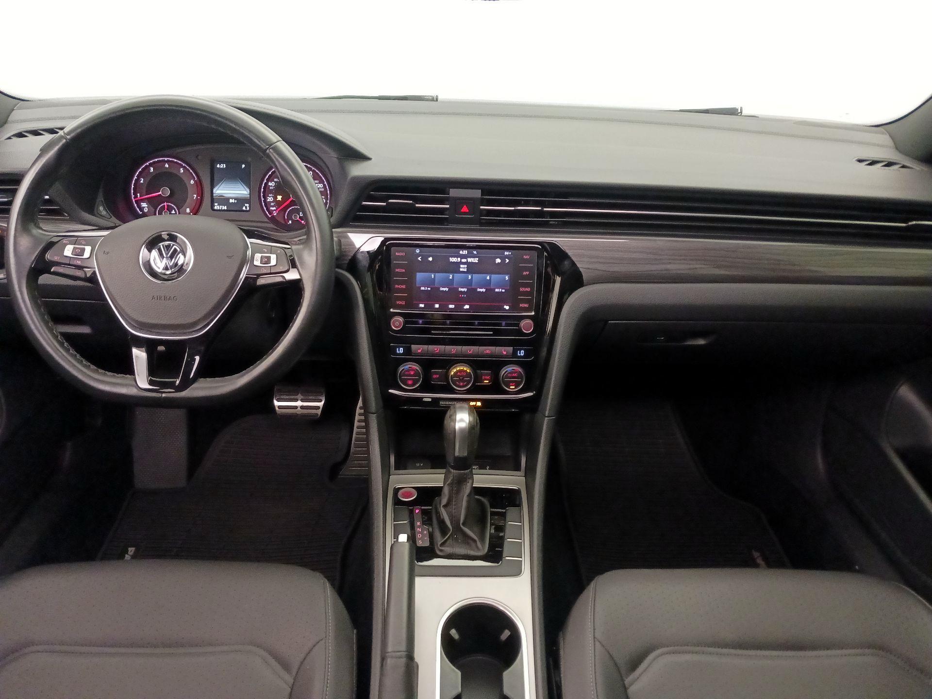 Thumbnail: 2022 Volkswagen Passat - 9