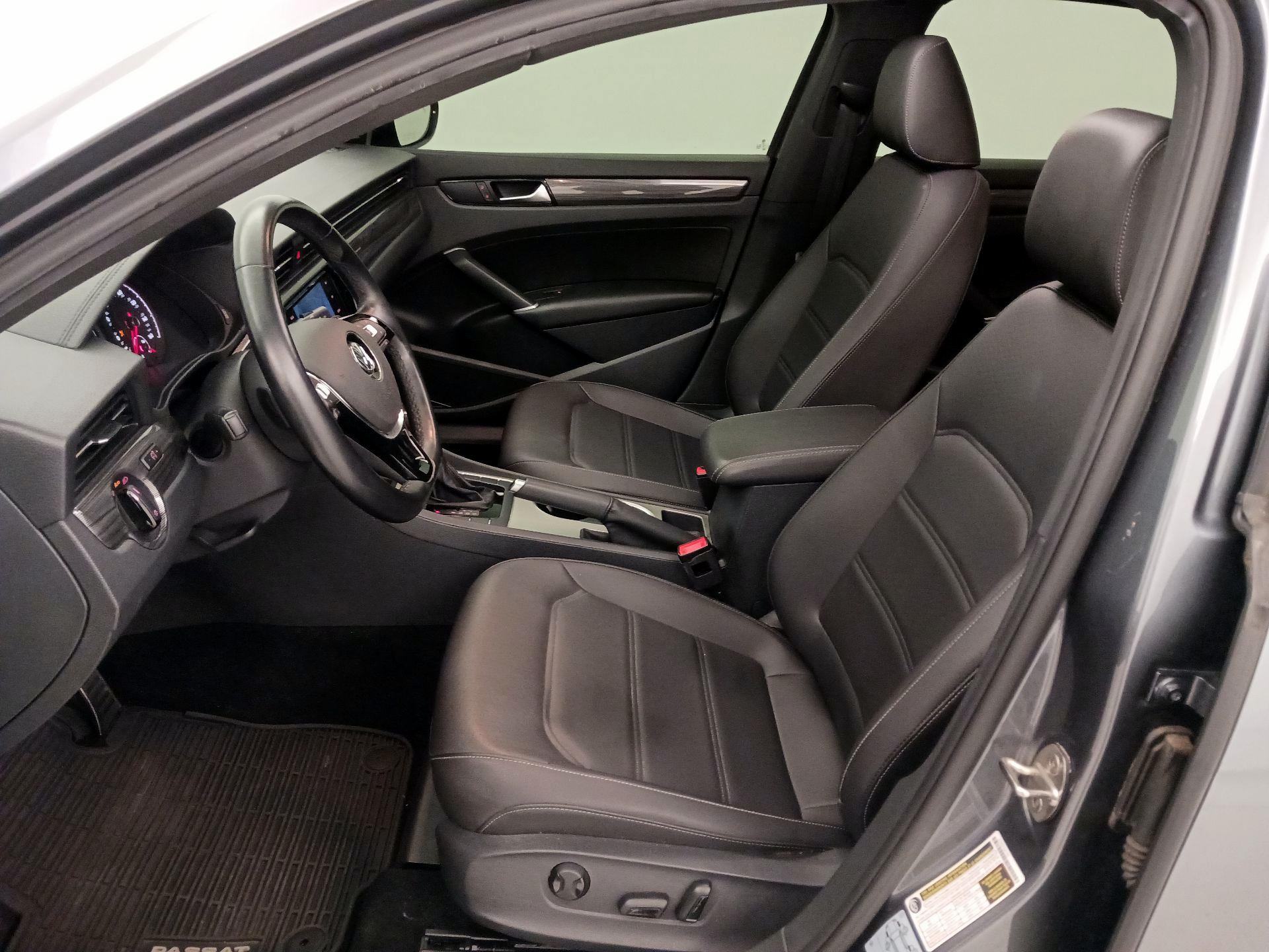 Thumbnail: 2022 Volkswagen Passat - 11