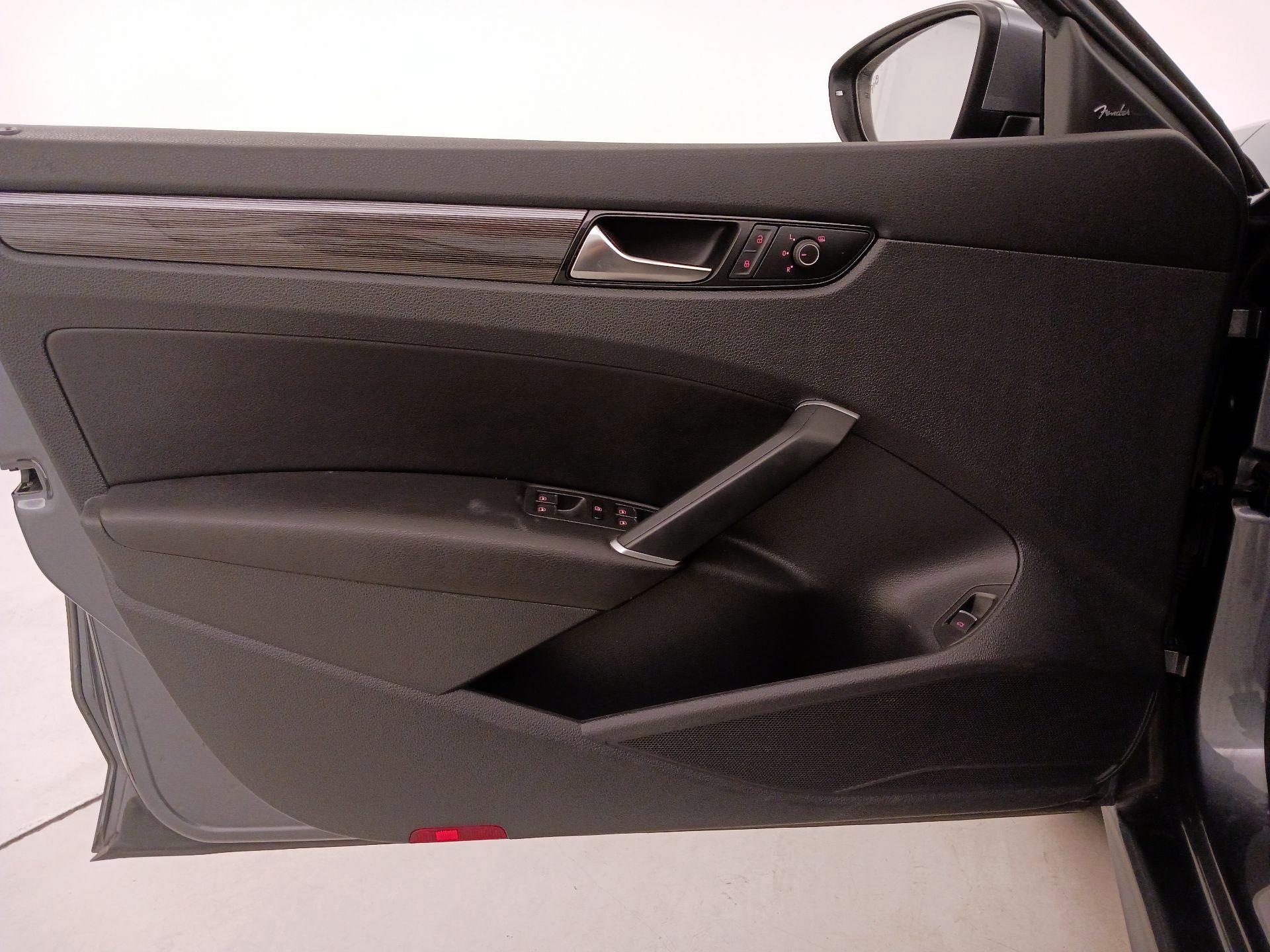 Thumbnail: 2022 Volkswagen Passat - 12