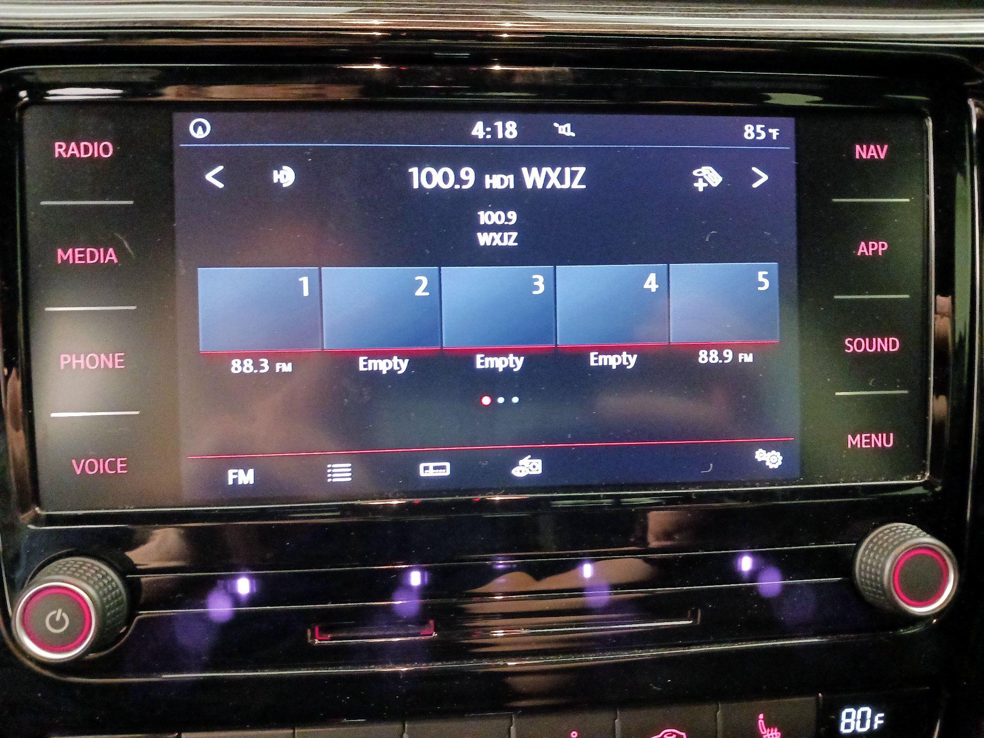 Thumbnail: 2022 Volkswagen Passat - 15