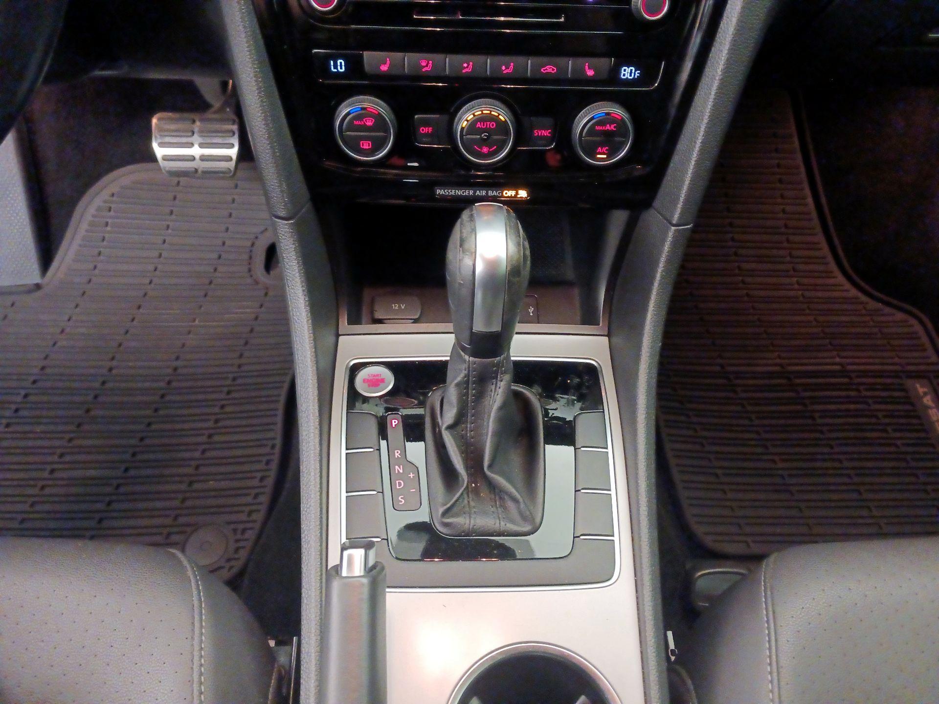 Thumbnail: 2022 Volkswagen Passat - 17