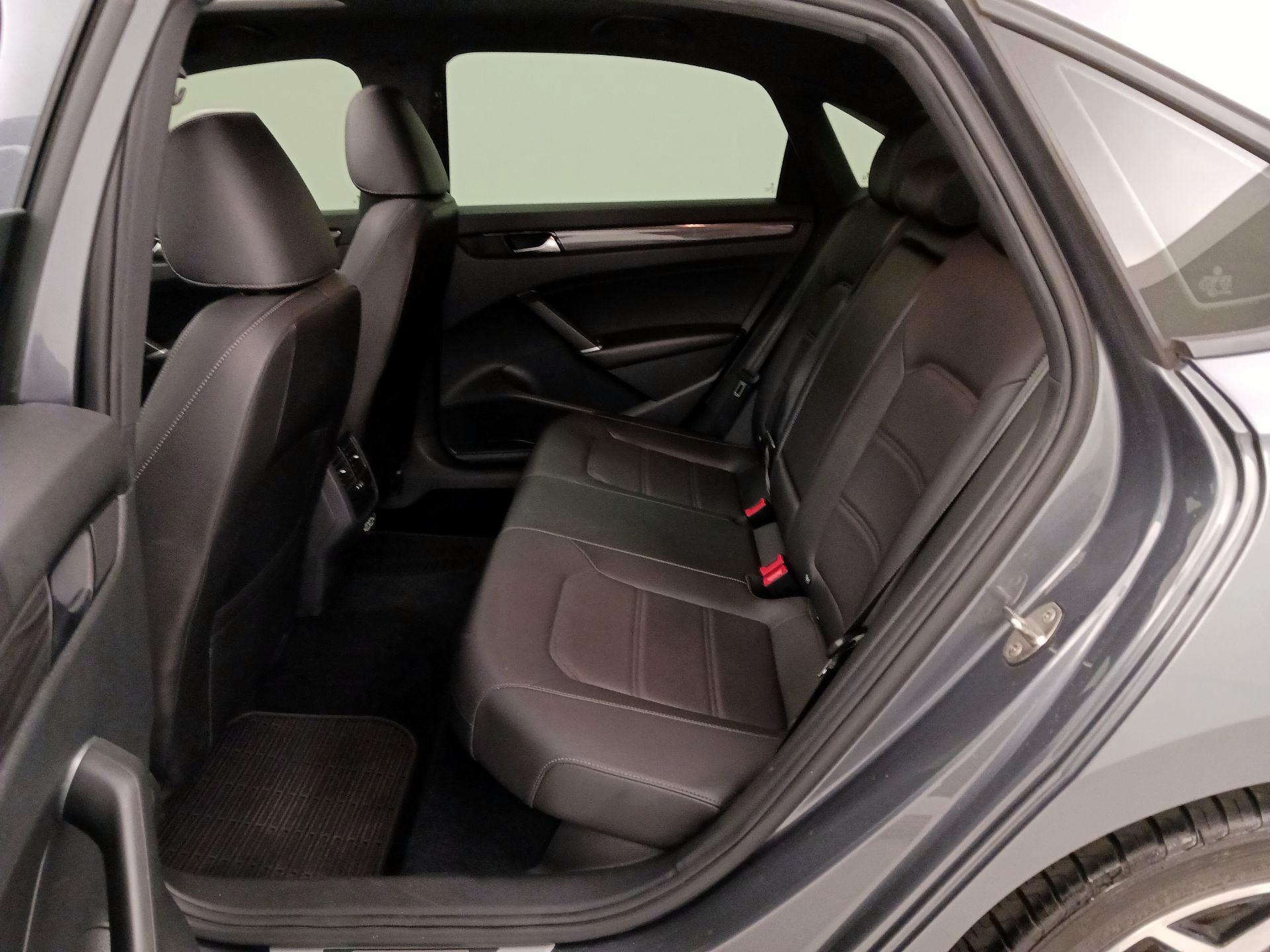 Thumbnail: 2022 Volkswagen Passat - 20