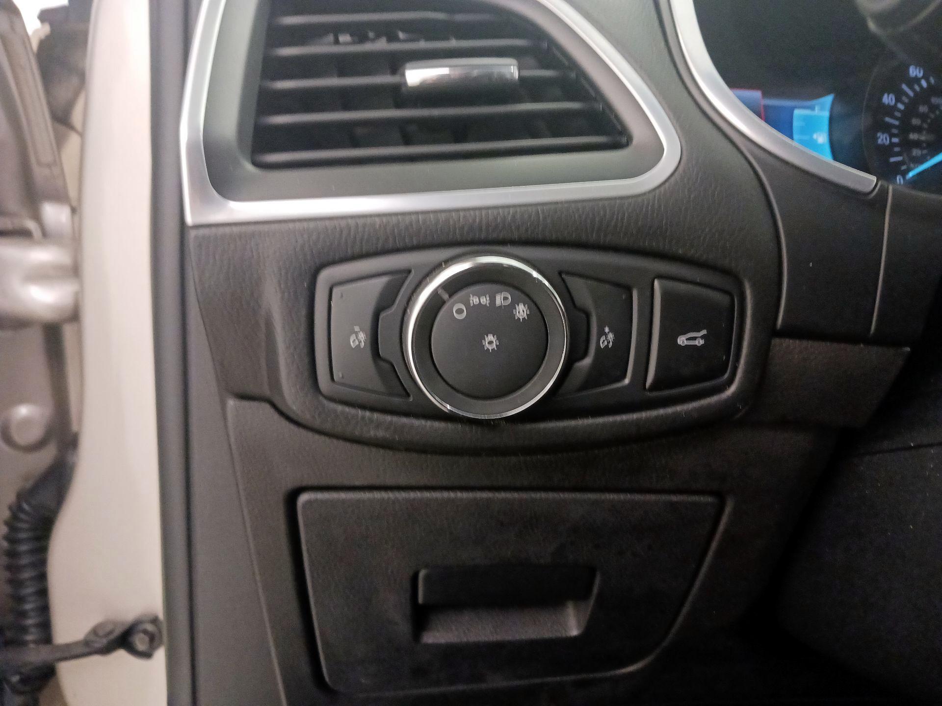 Thumbnail: 2017 Ford Edge - 13