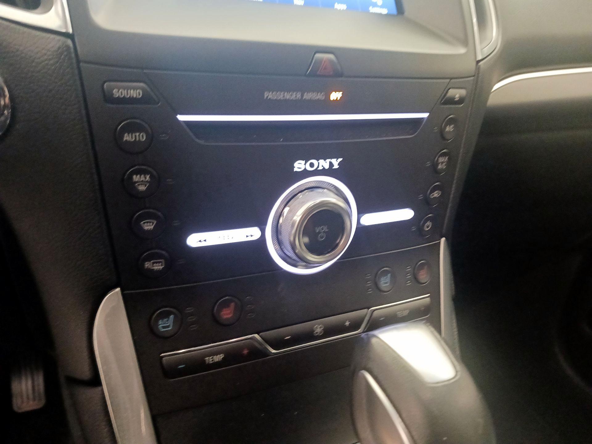 Thumbnail: 2017 Ford Edge - 17