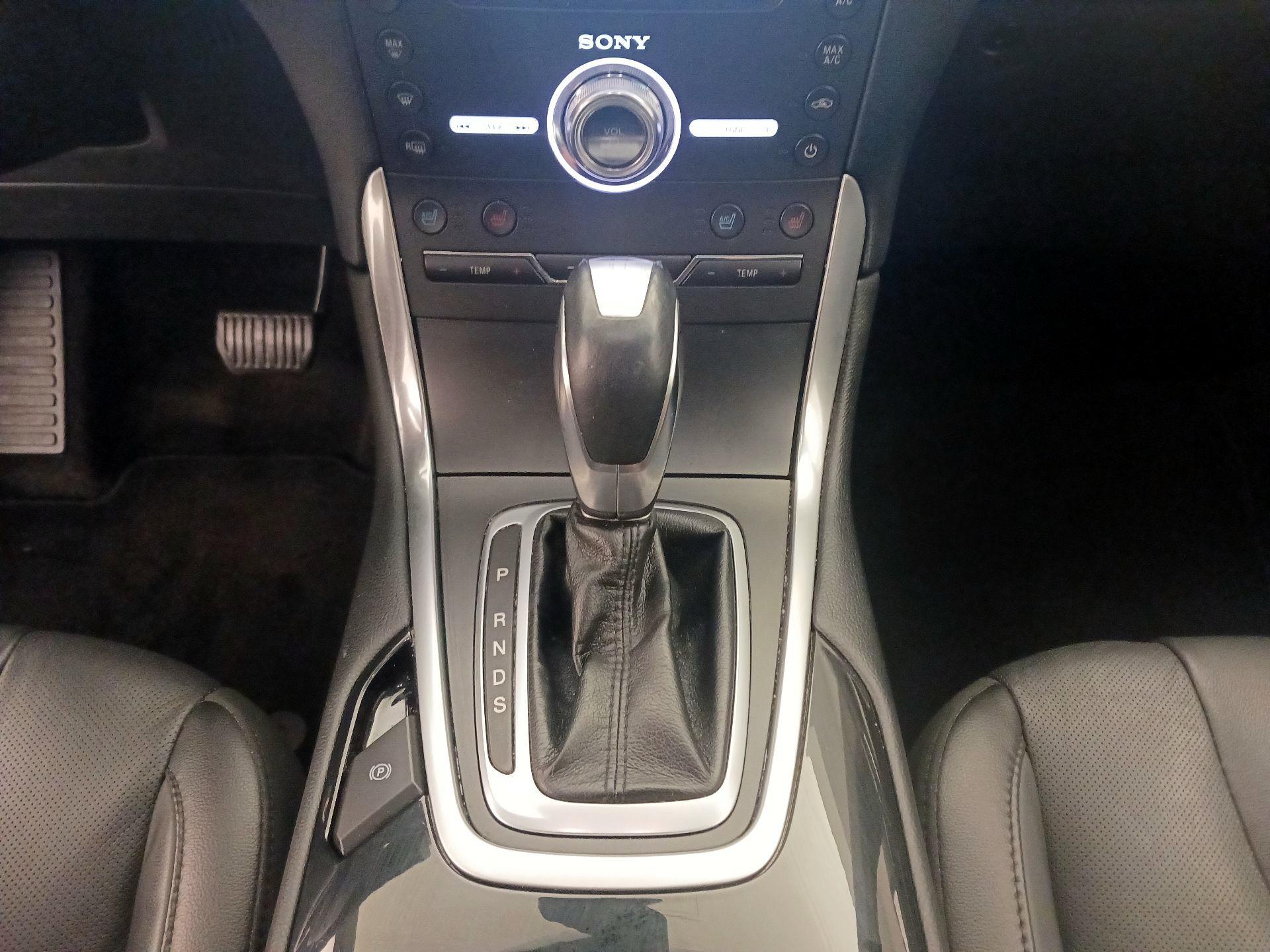 Thumbnail: 2017 Ford Edge - 18