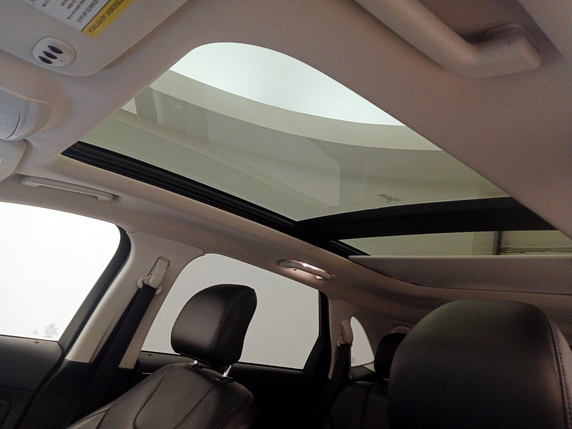 Thumbnail: 2017 Ford Edge - 20