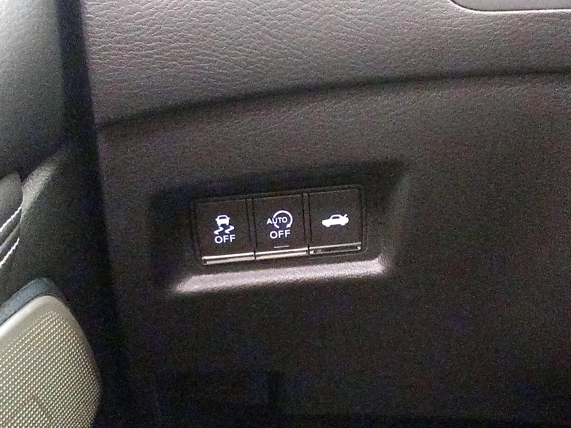 Thumbnail: 2017 INFINITI Q60 - 13