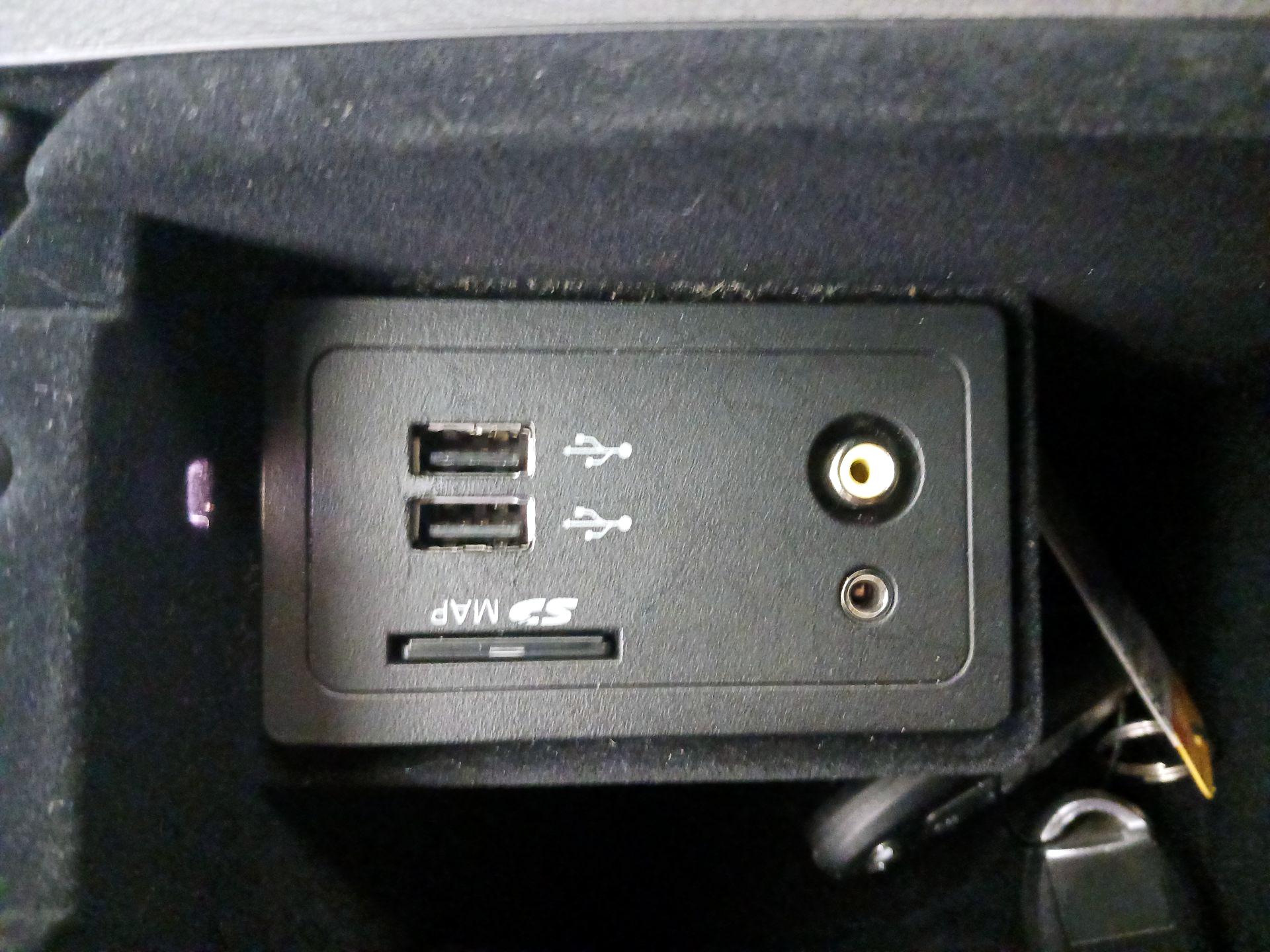 Thumbnail: 2017 INFINITI Q60 - 19