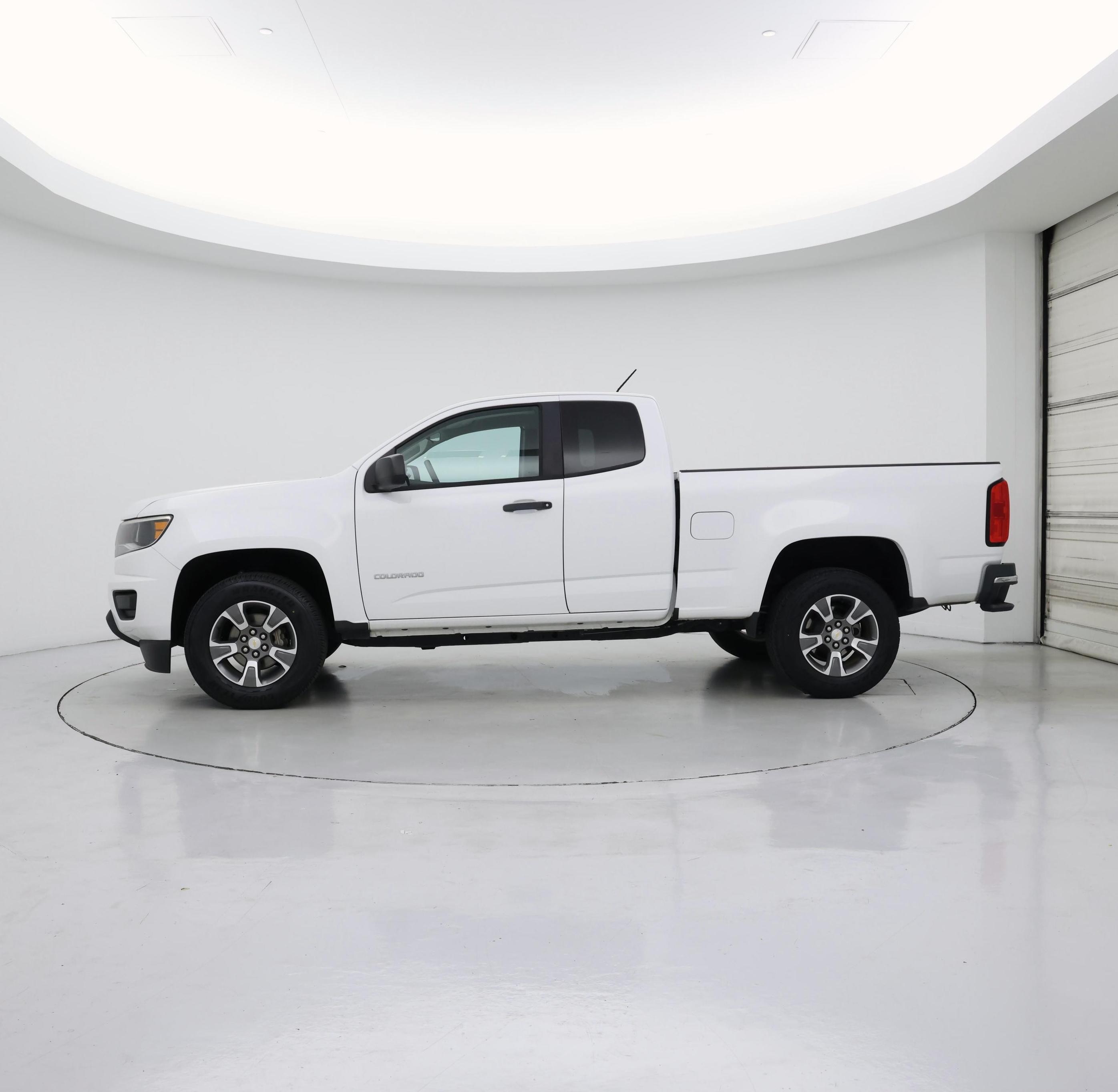 Thumbnail: 2020 Chevrolet Colorado - 3