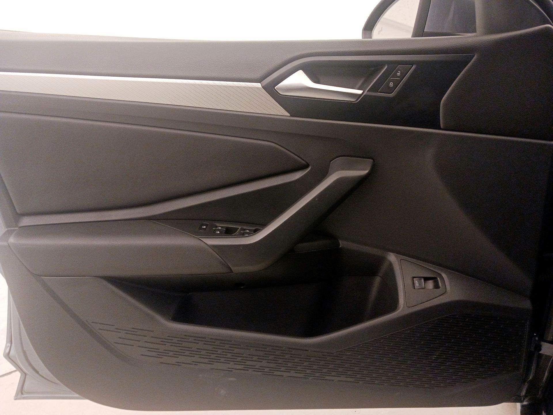 Thumbnail: 2019 Volkswagen Jetta - 12