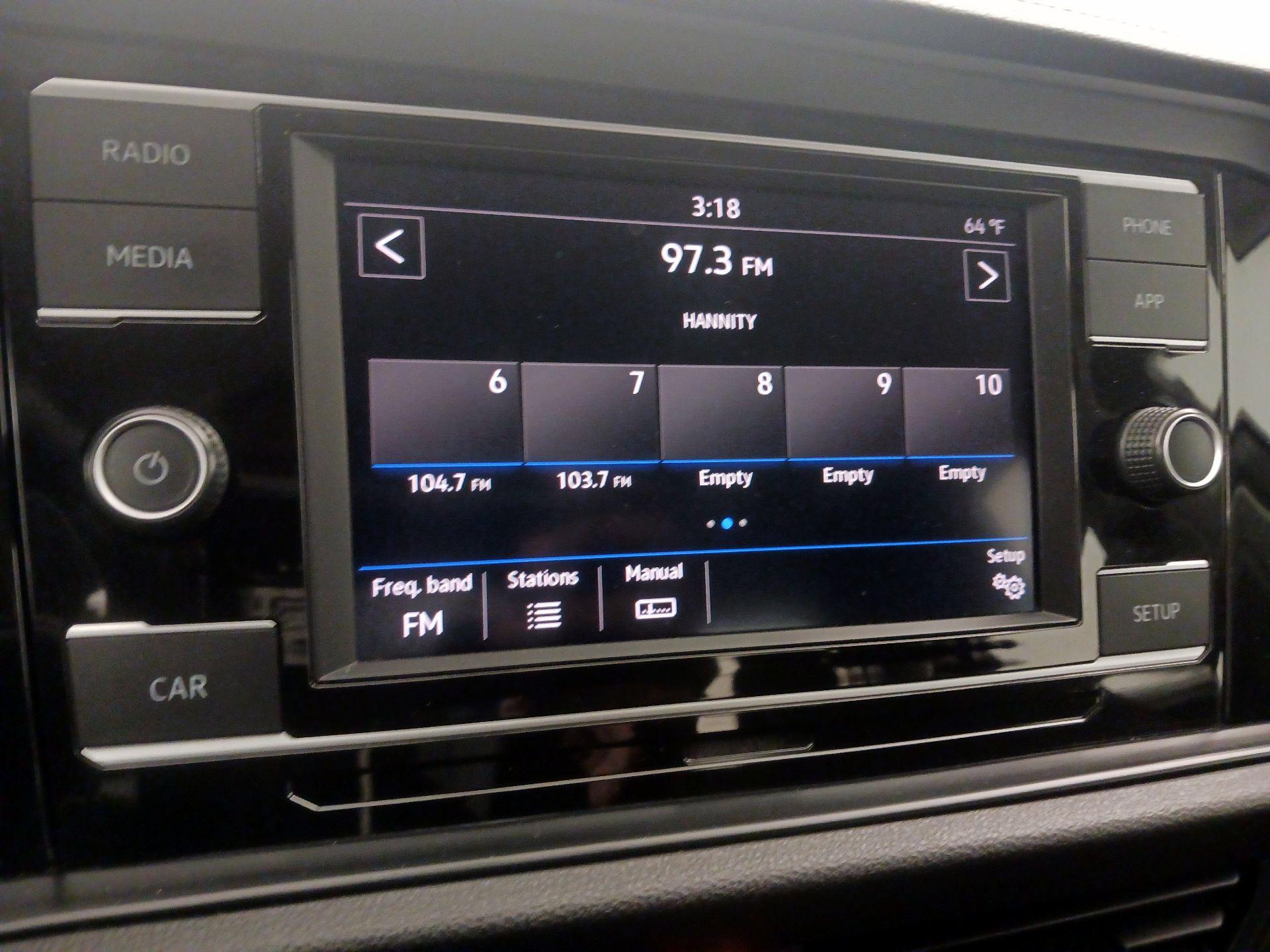 Thumbnail: 2019 Volkswagen Jetta - 15