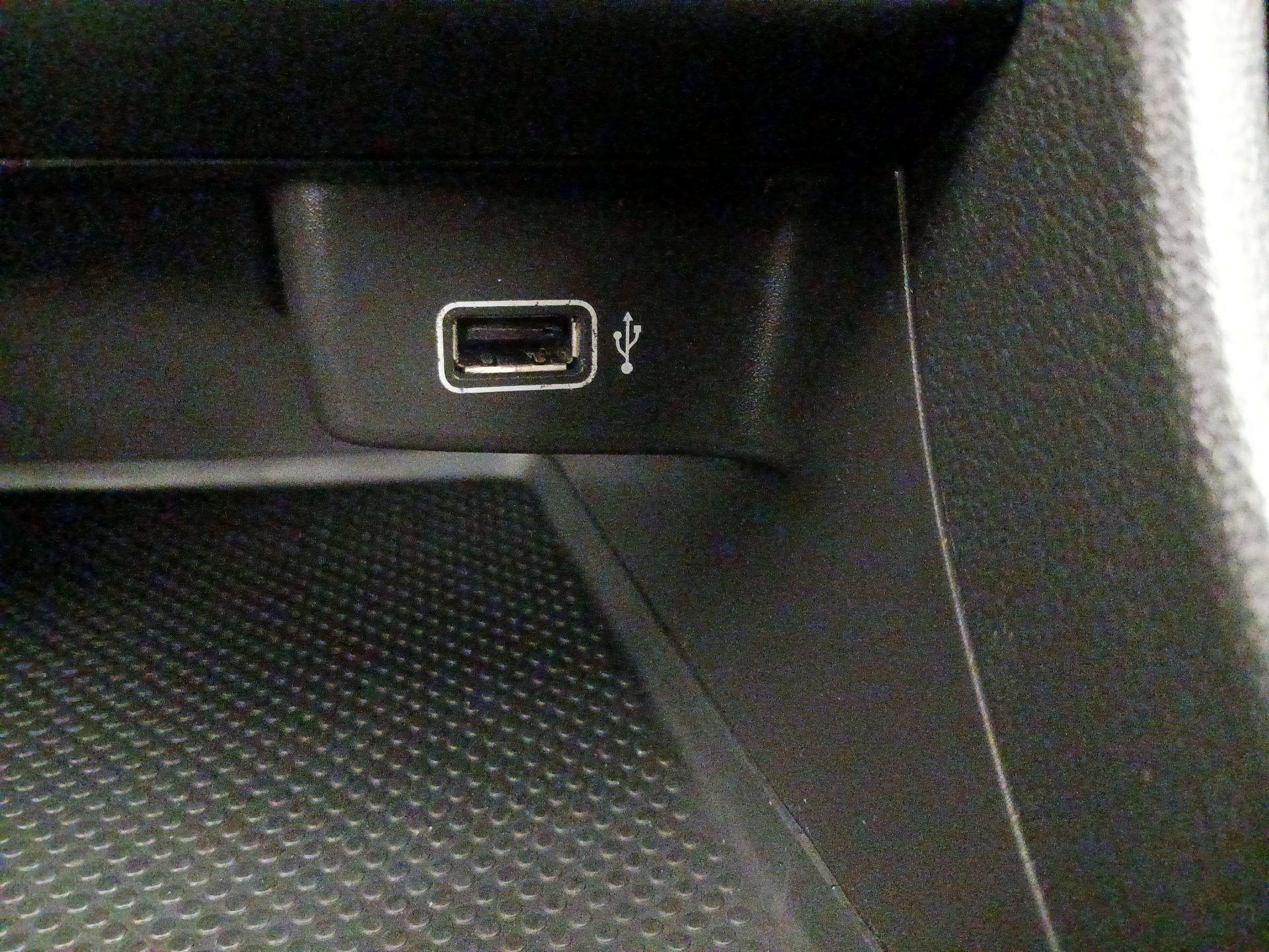 Thumbnail: 2019 Volkswagen Jetta - 18