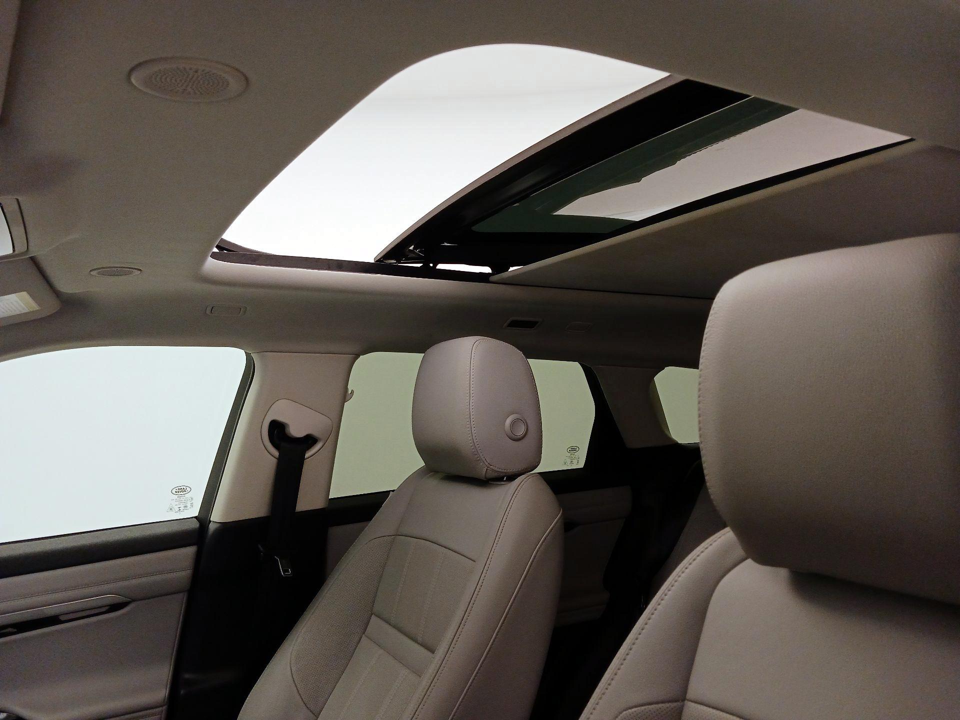 Thumbnail: 2023 Land Rover Range Rover Evoque - 19