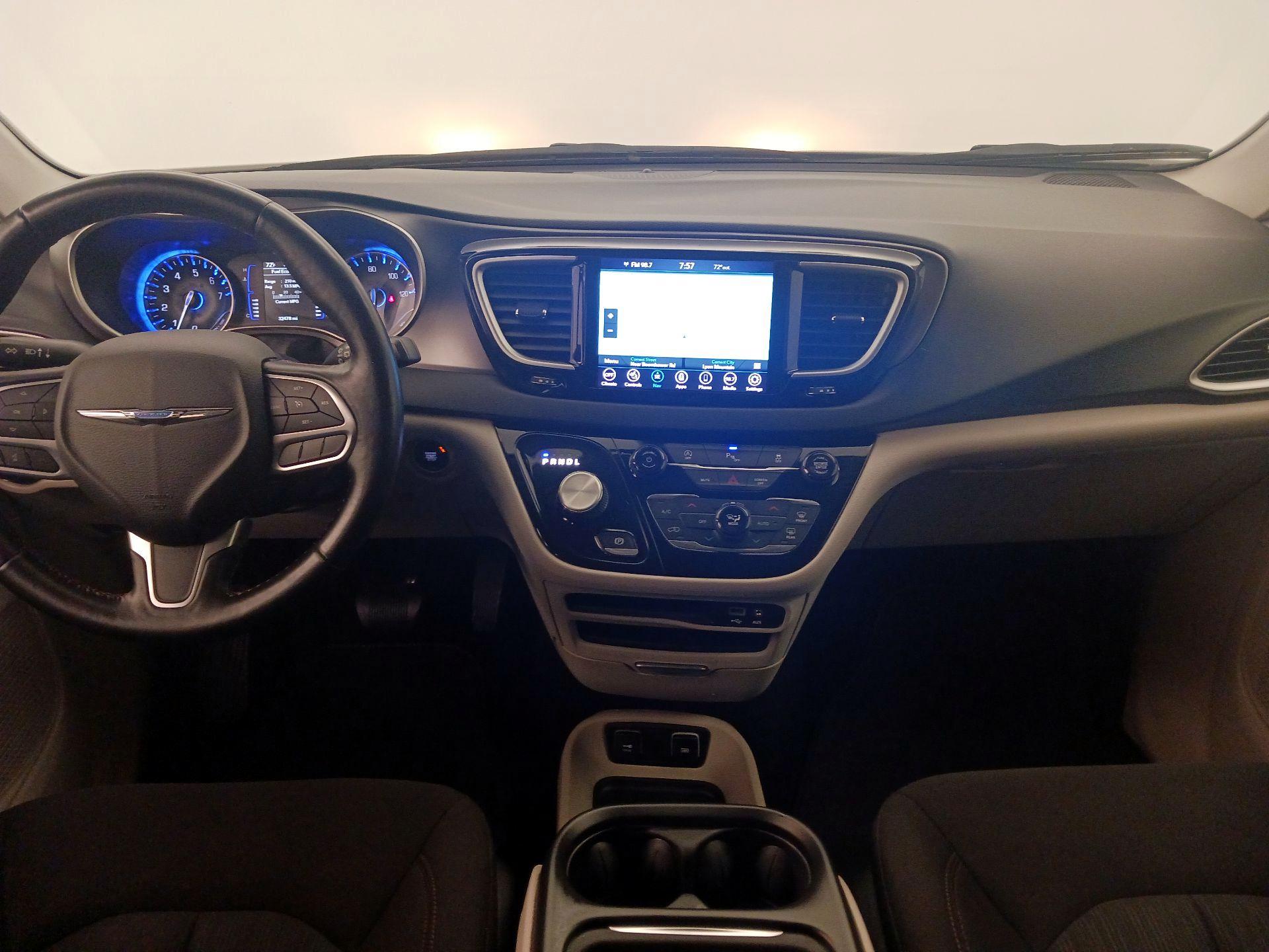 Thumbnail: 2020 Chrysler Pacifica - 9