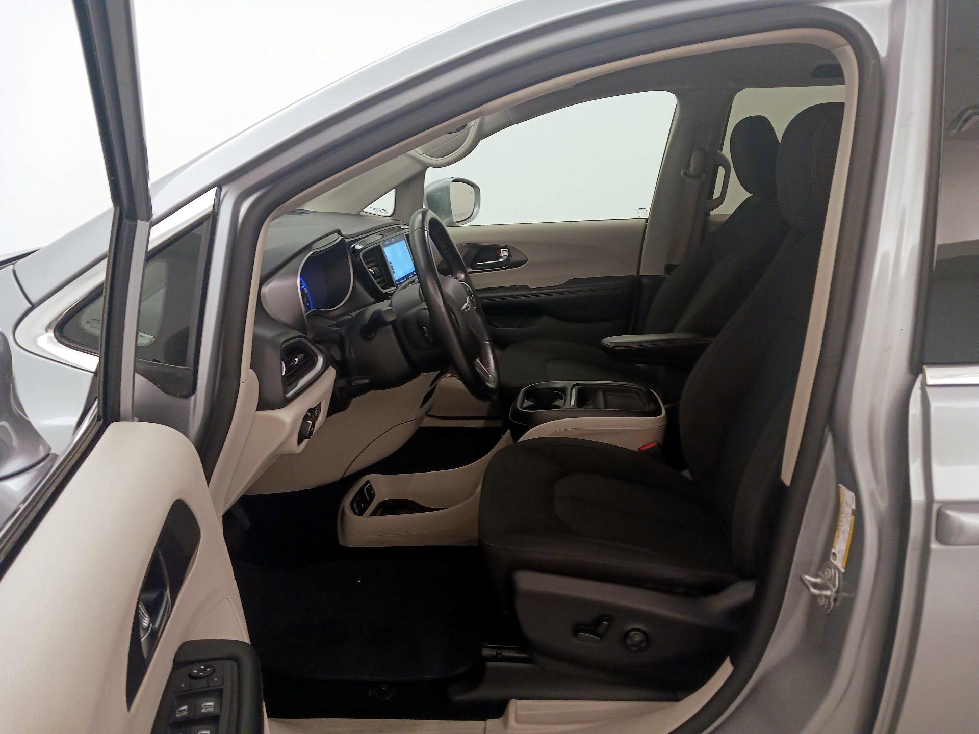 Thumbnail: 2020 Chrysler Pacifica - 11