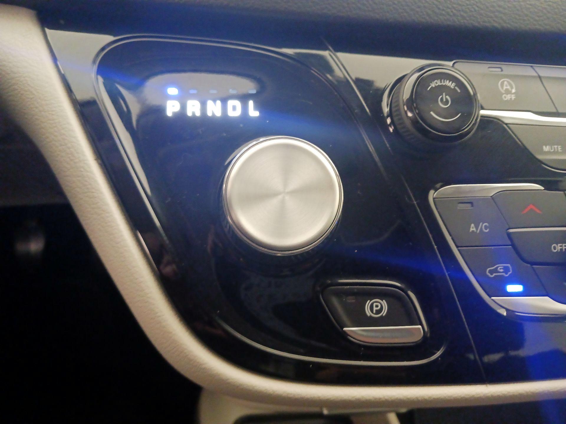 Thumbnail: 2020 Chrysler Pacifica - 18