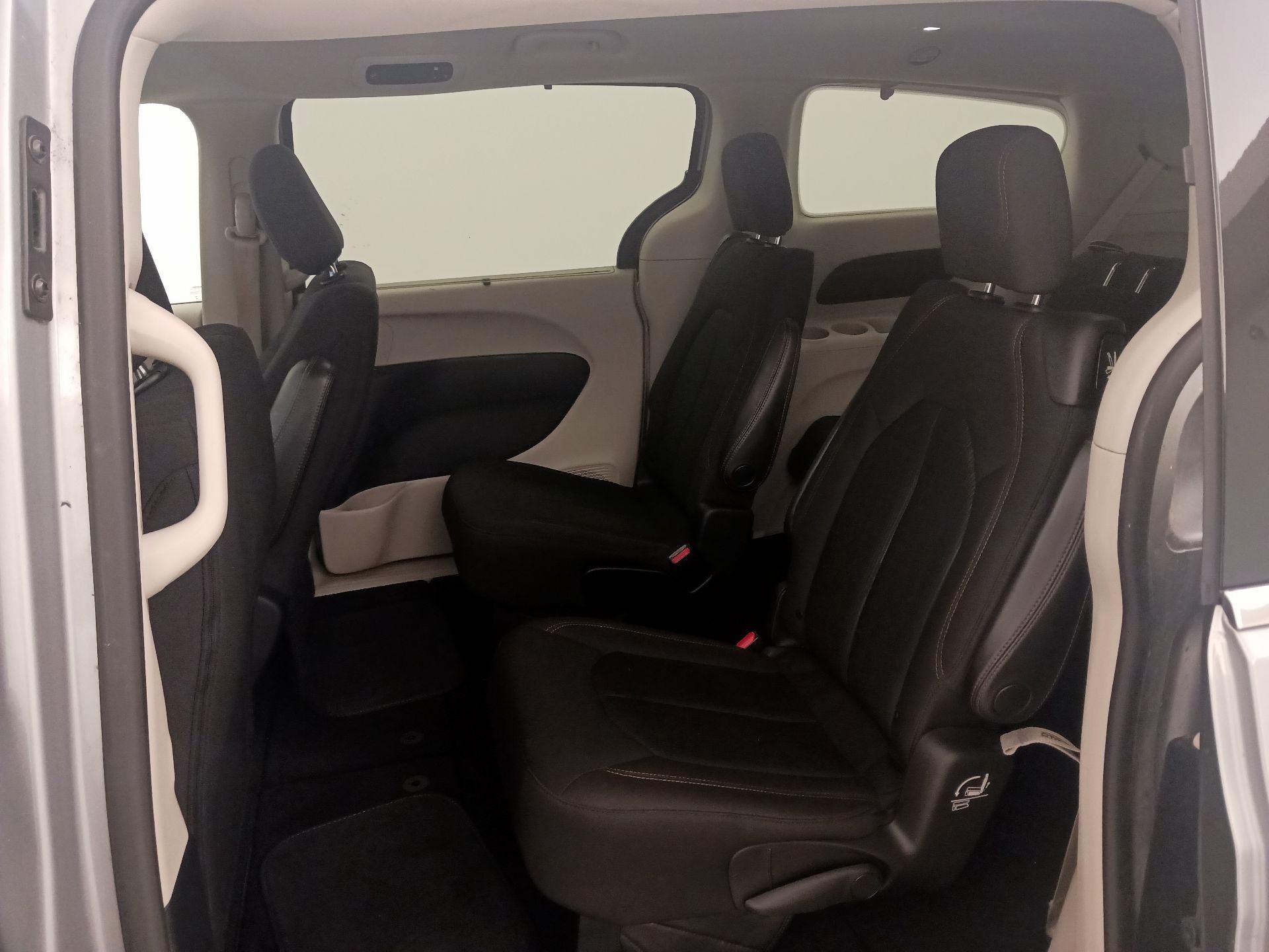 Thumbnail: 2020 Chrysler Pacifica - 20