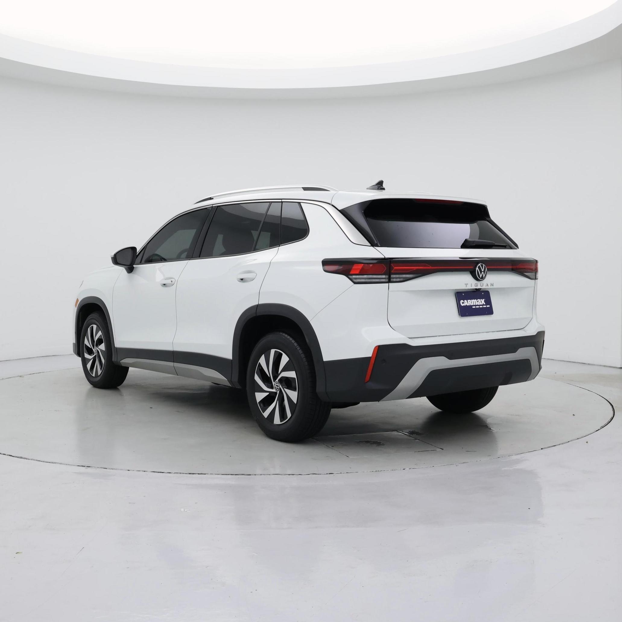 Thumbnail: 2025 Volkswagen Tiguan - 2