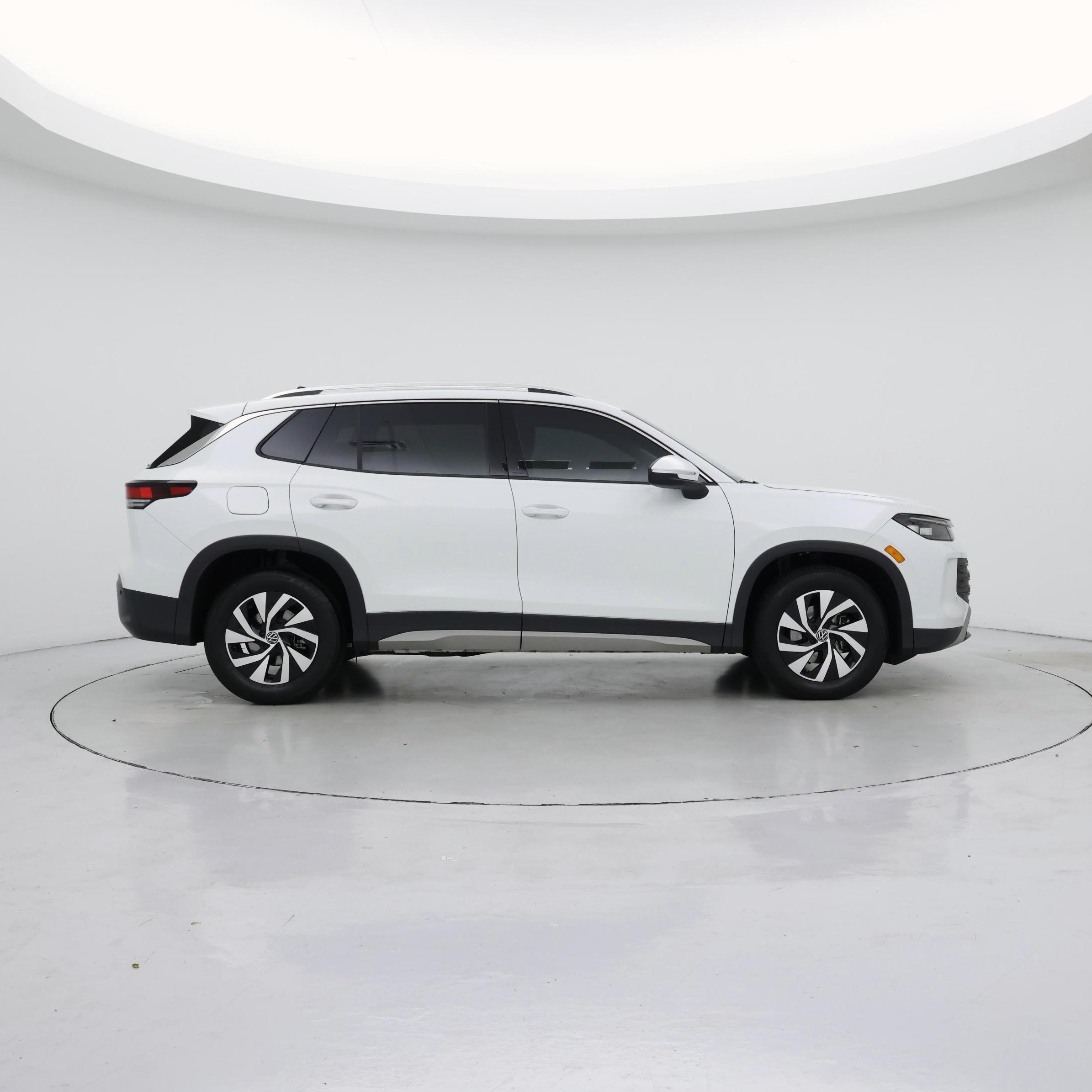 Thumbnail: 2025 Volkswagen Tiguan - 7