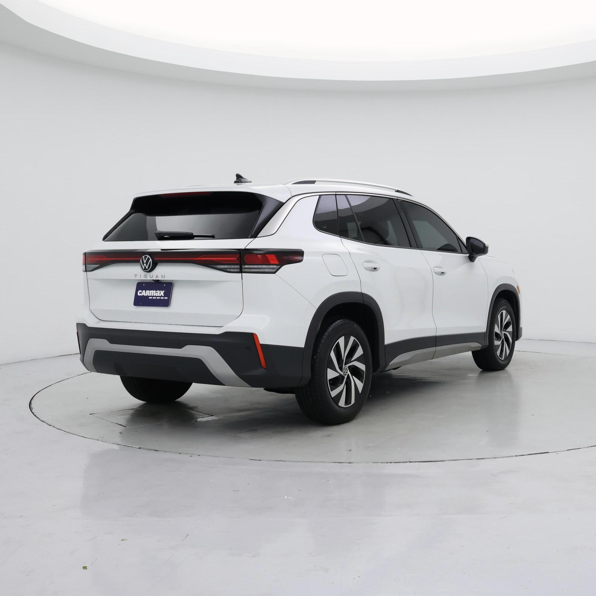 Thumbnail: 2025 Volkswagen Tiguan - 8