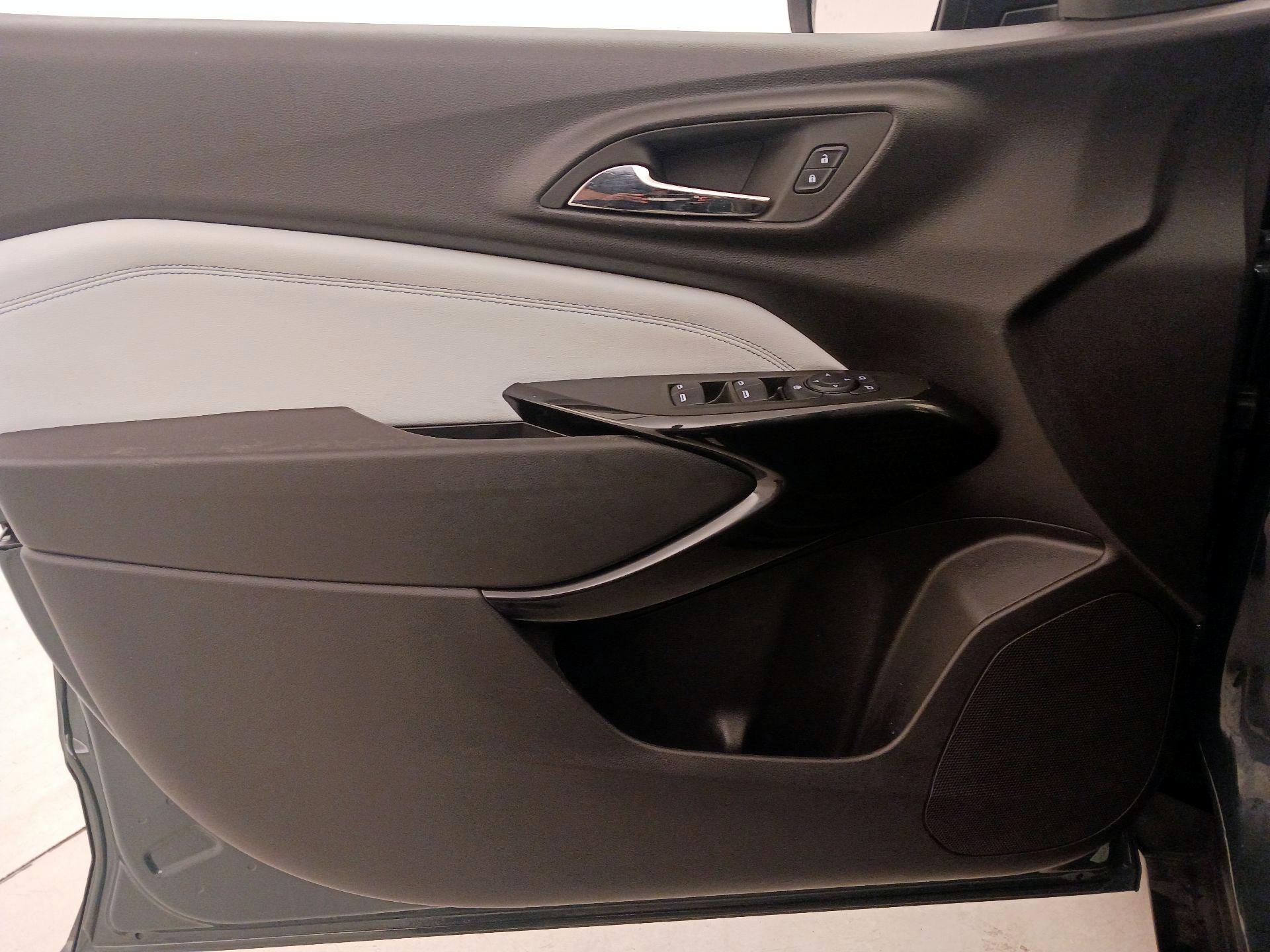 Thumbnail: 2025 Chevrolet Trax - 12