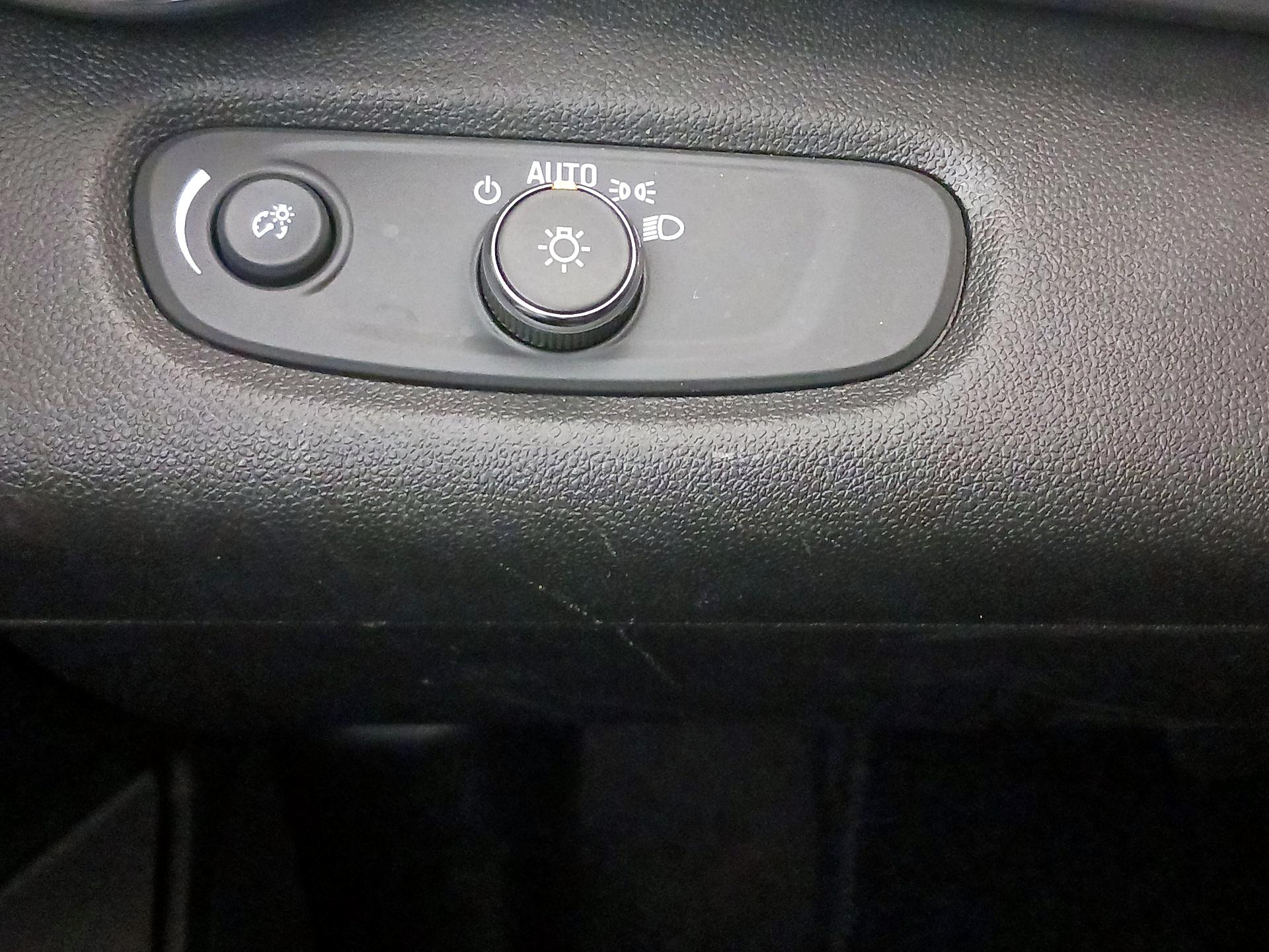 Thumbnail: 2025 Chevrolet Trax - 13