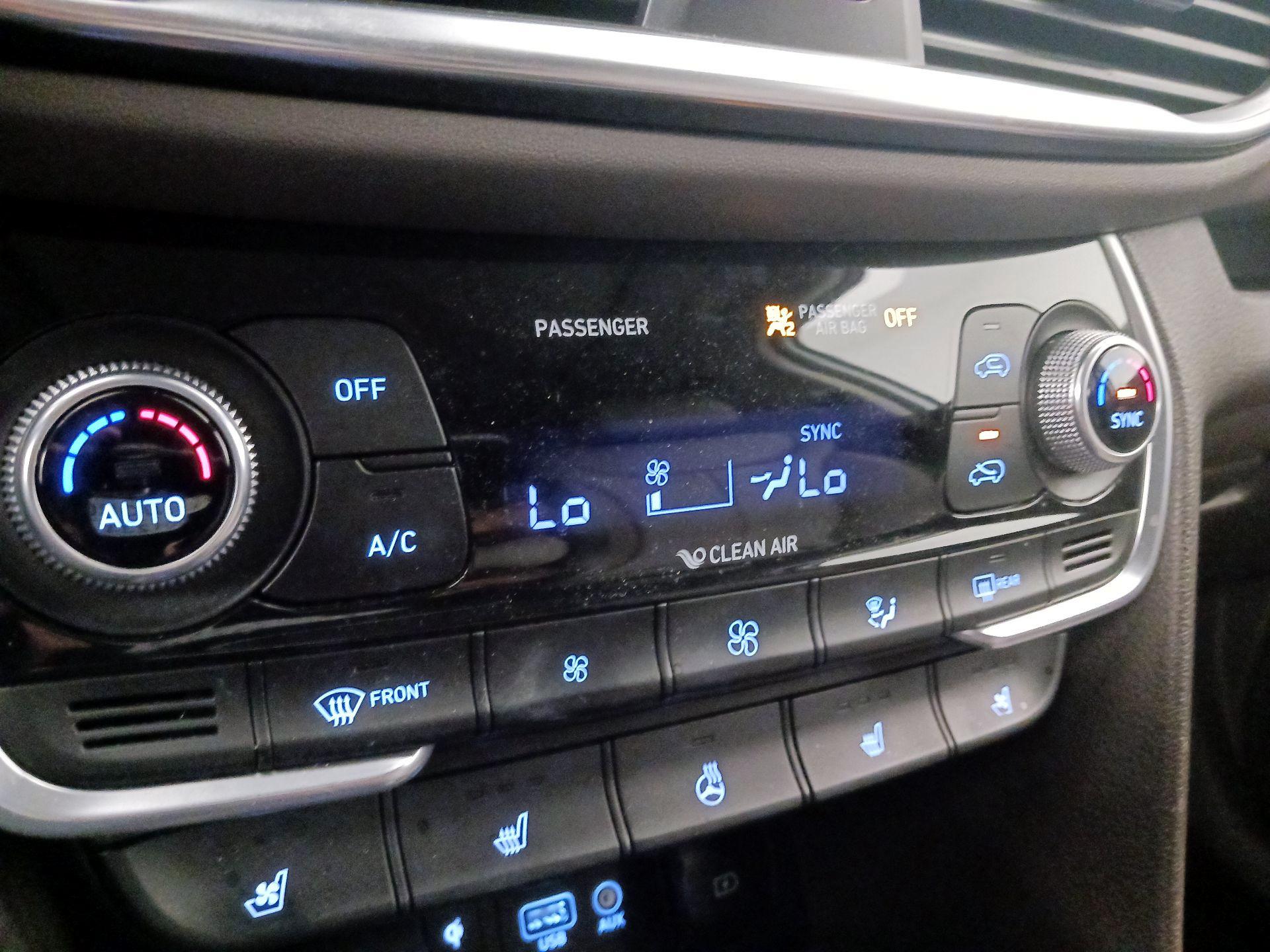 Thumbnail: 2019 Hyundai Santa Fe - 17