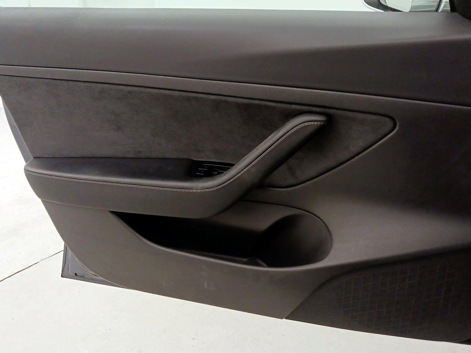 Thumbnail: 2020 Tesla Model 3 - 12