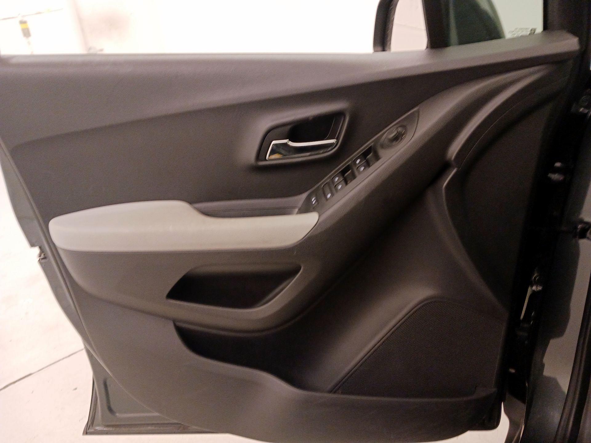 Thumbnail: 2020 Chevrolet Trax - 12