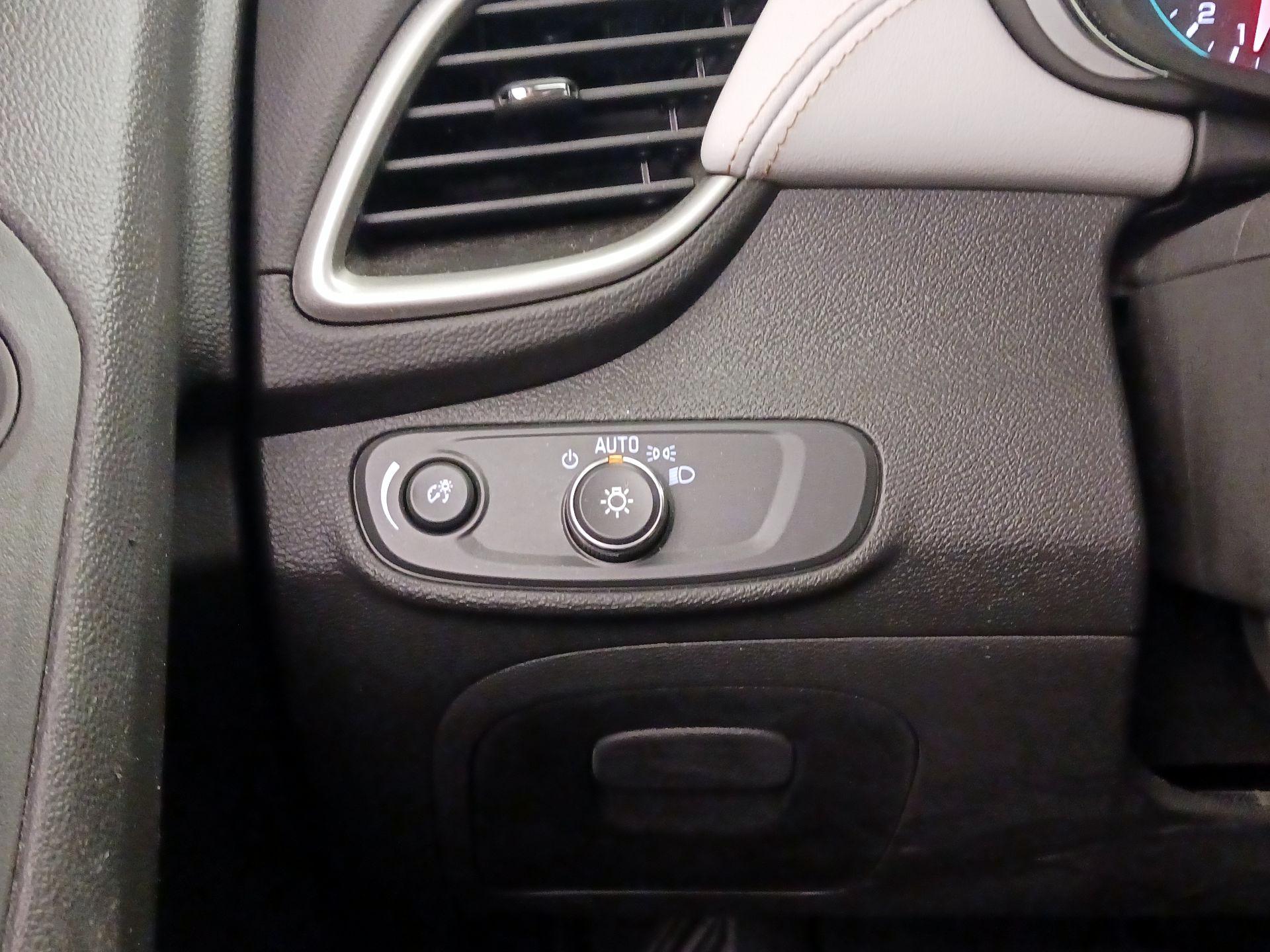 Thumbnail: 2020 Chevrolet Trax - 13