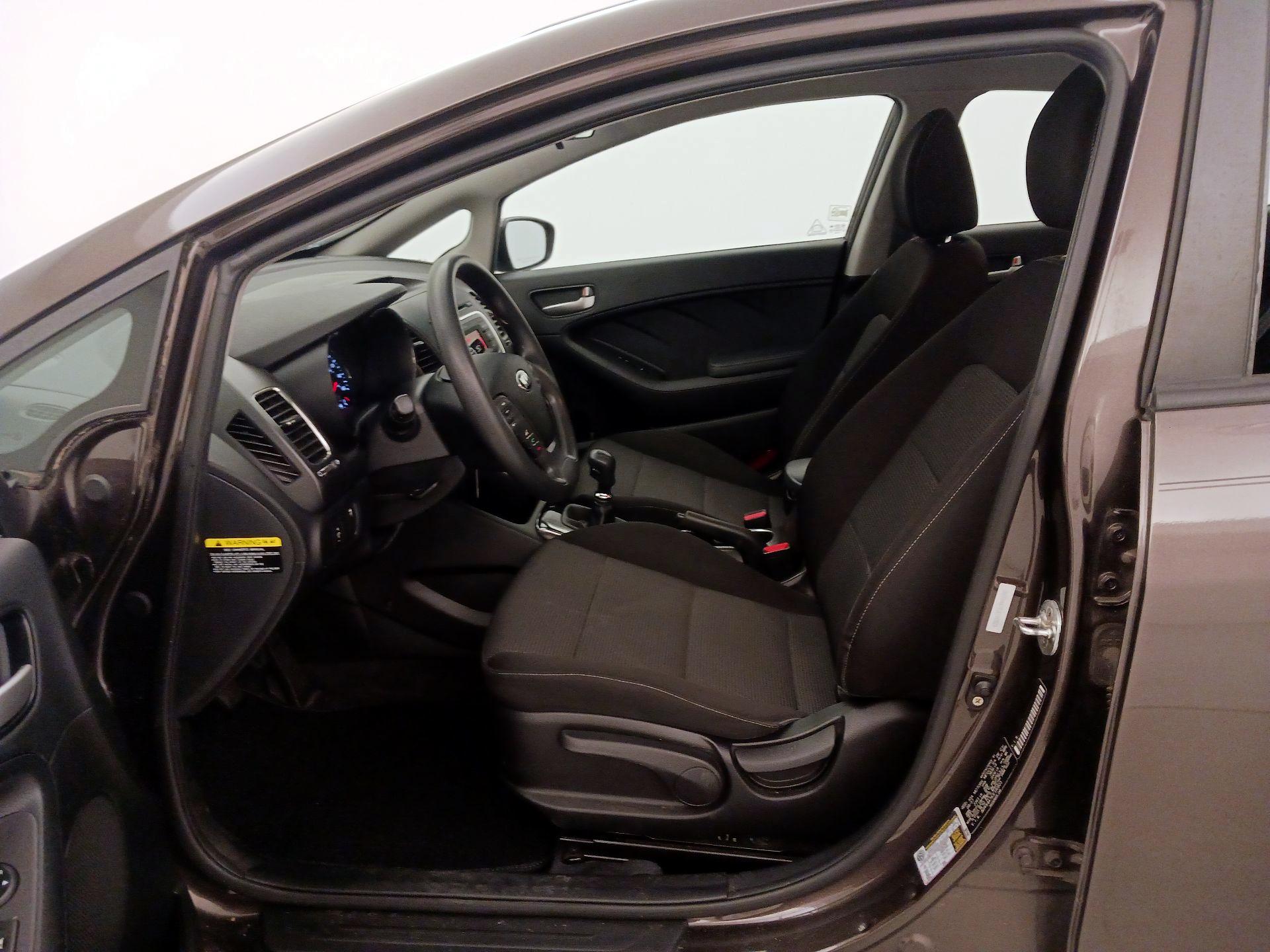 Thumbnail: 2018 Kia Forte - 11