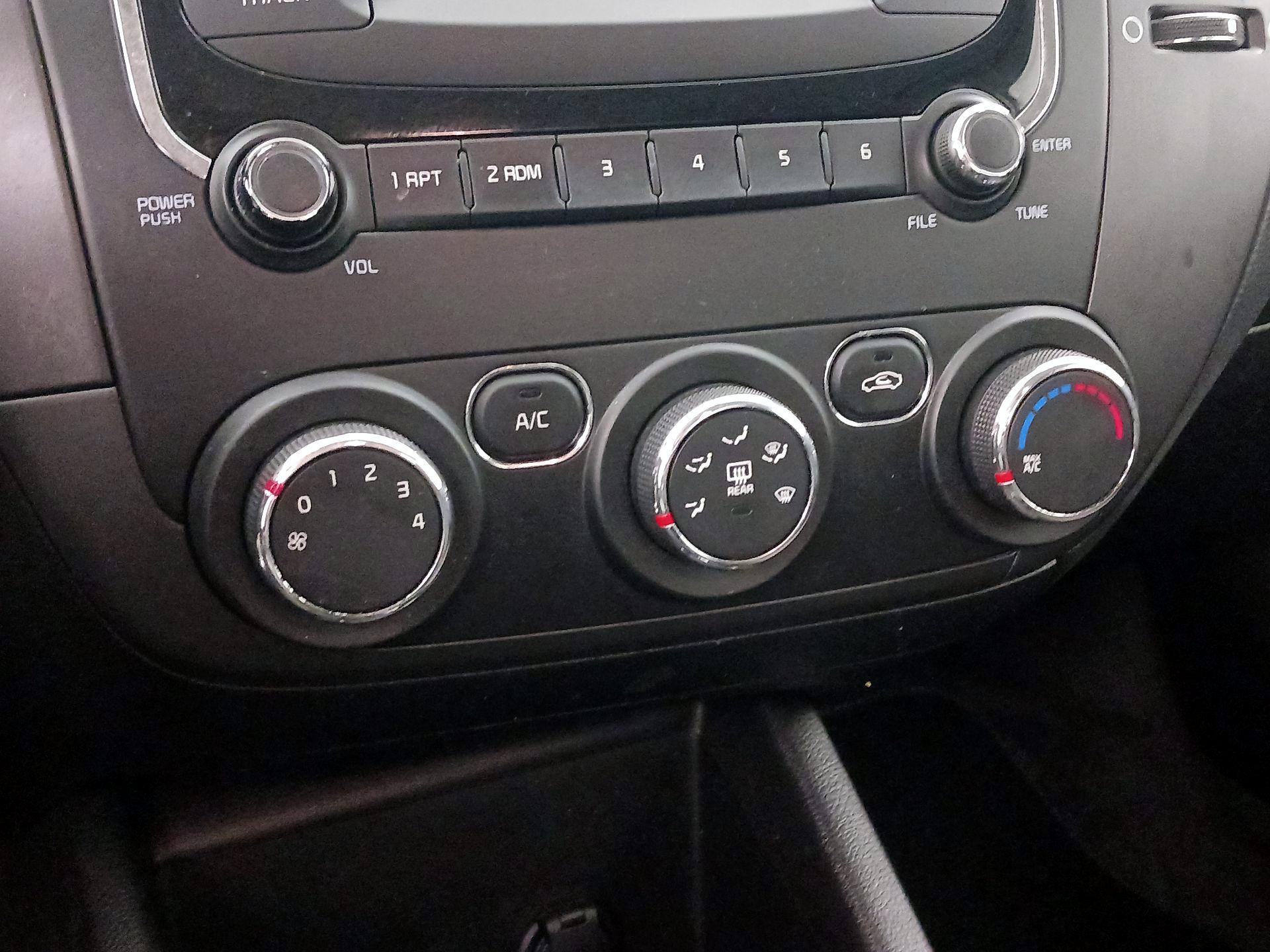 Thumbnail: 2018 Kia Forte - 15