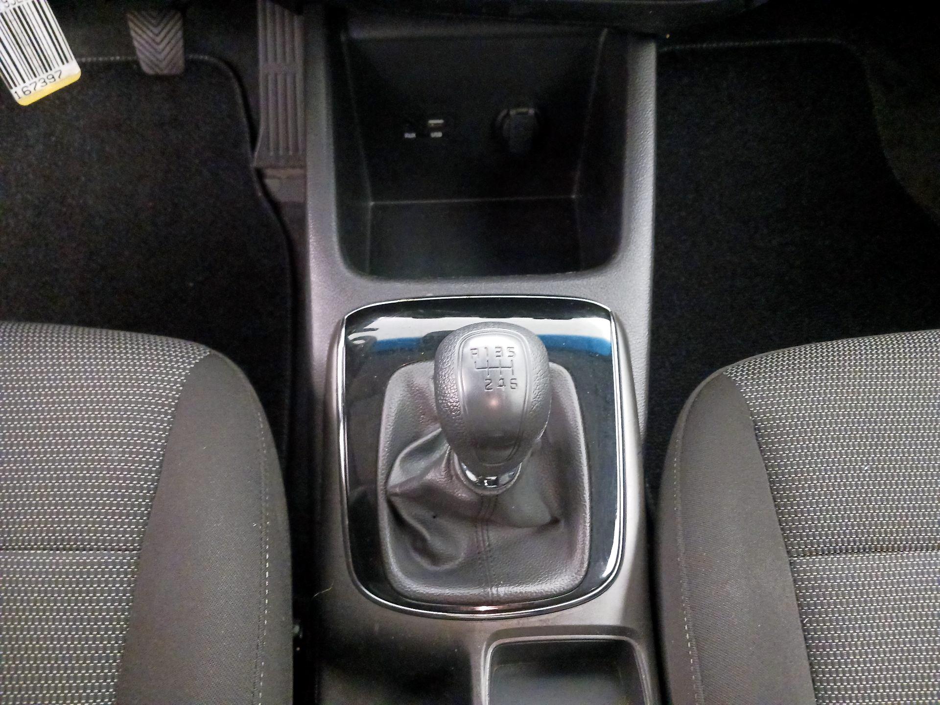 Thumbnail: 2018 Kia Forte - 16