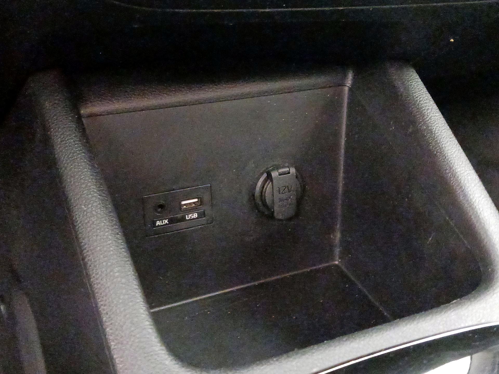 Thumbnail: 2018 Kia Forte - 17