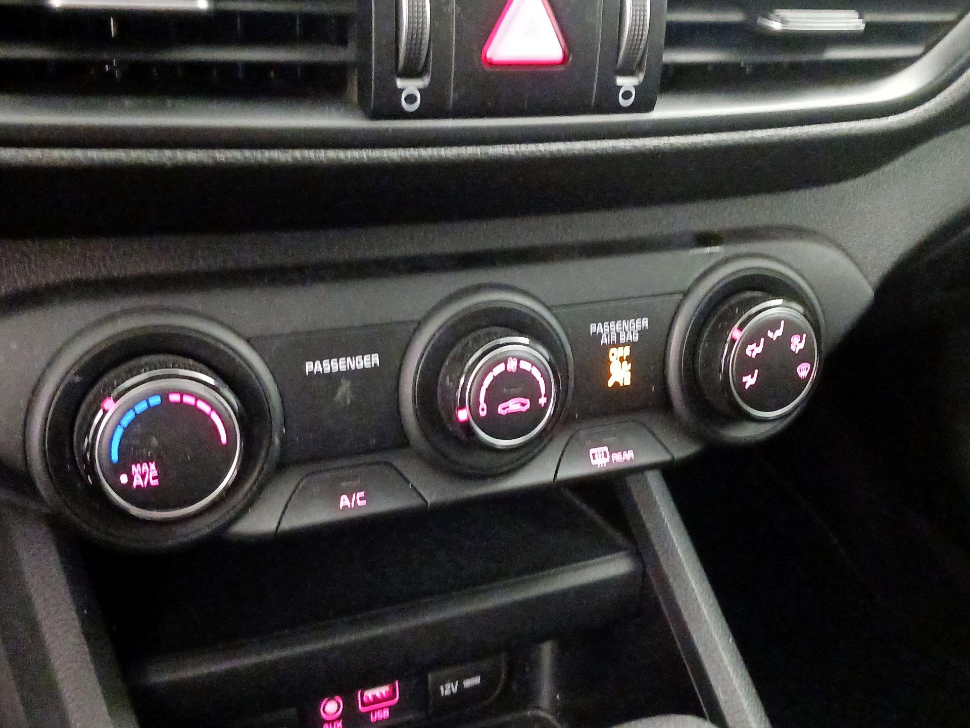 Thumbnail: 2021 Kia Forte - 16