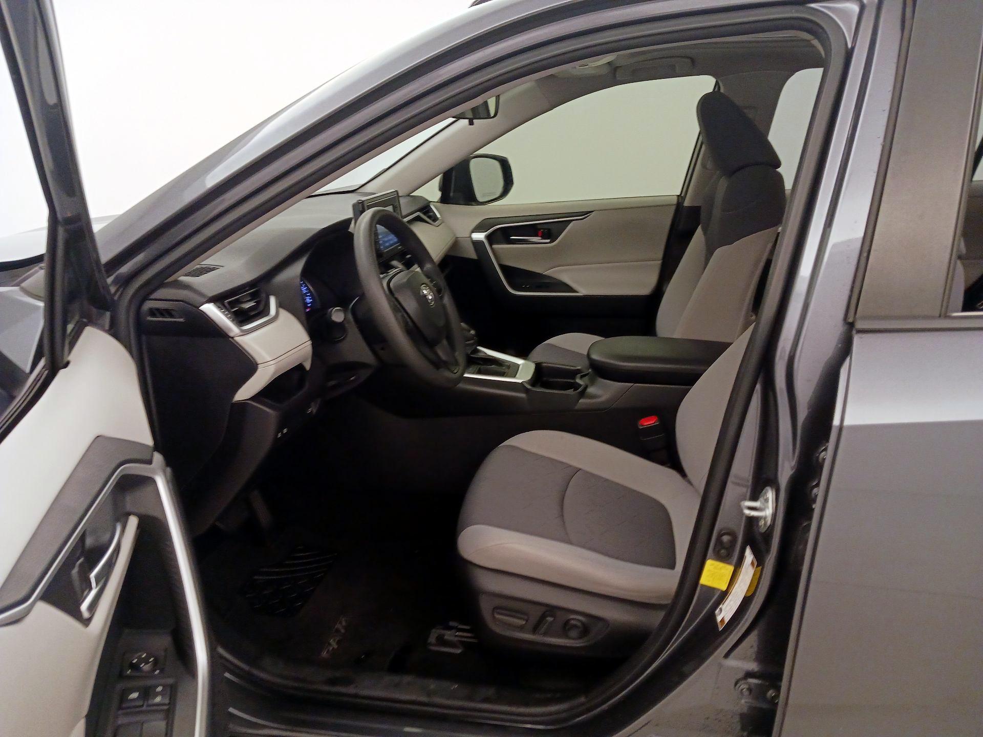 Thumbnail: 2020 Toyota RAV4 - 11