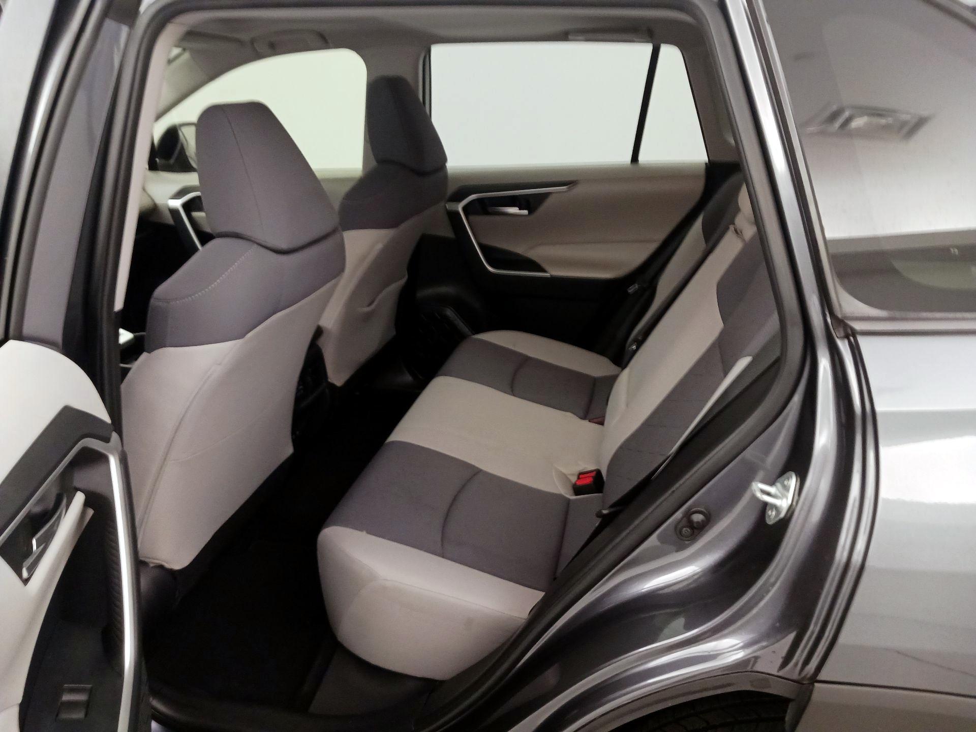 Thumbnail: 2020 Toyota RAV4 - 20