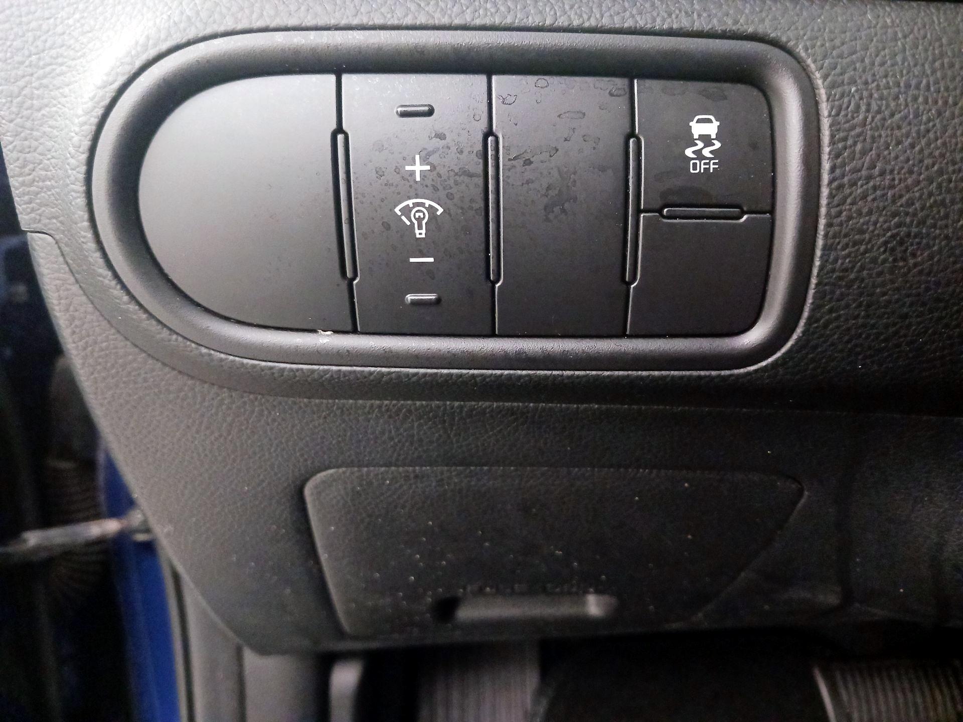 Thumbnail: 2018 Kia Forte - 13