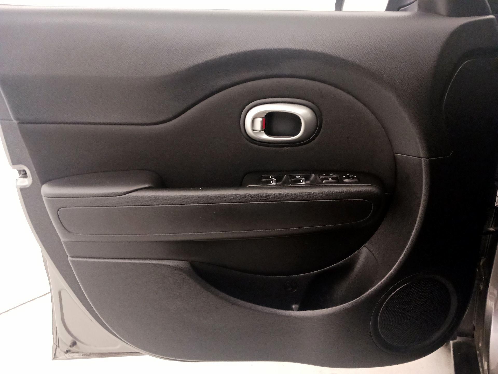 Thumbnail: 2017 Kia Soul - 12