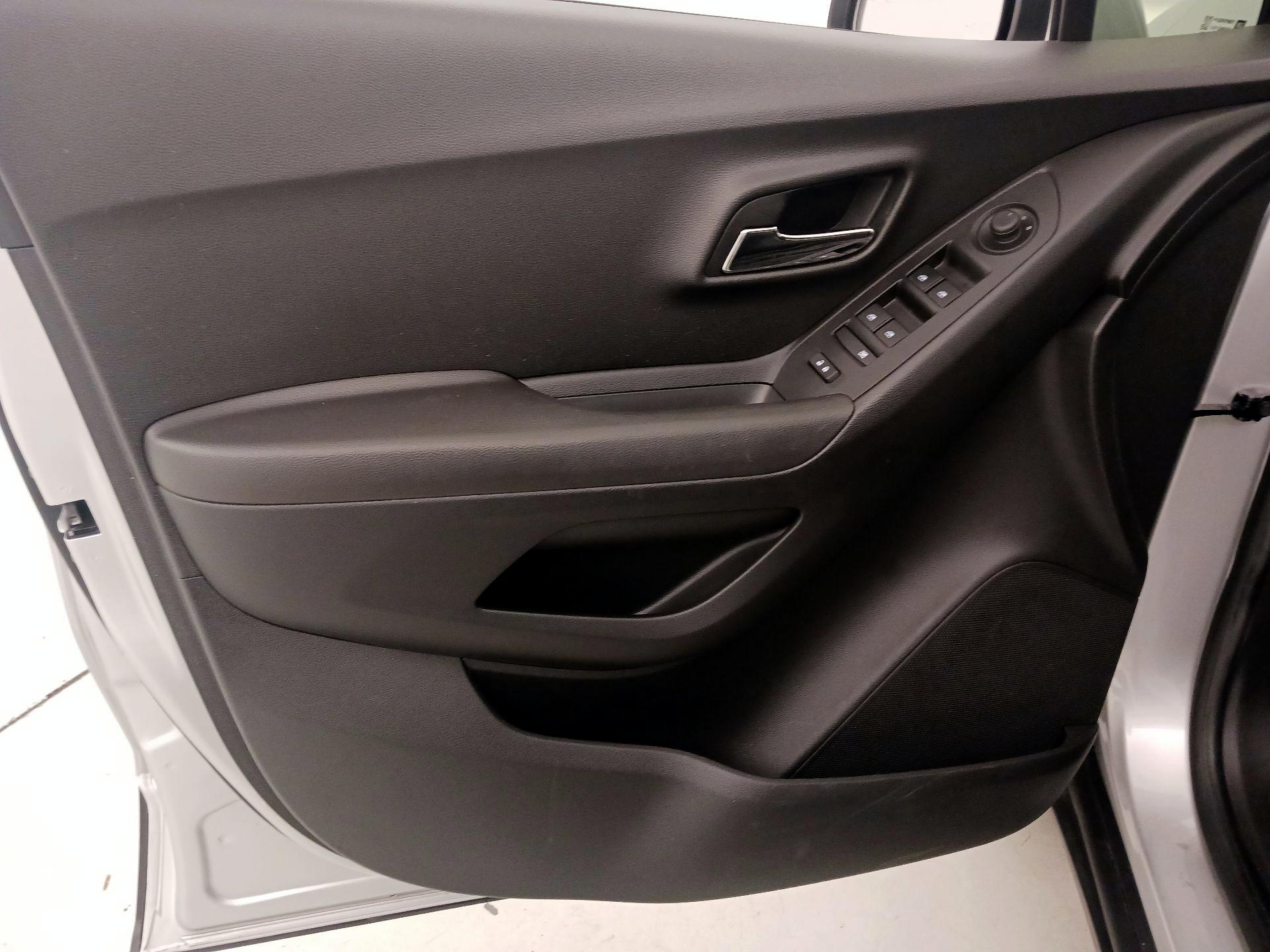 Thumbnail: 2020 Chevrolet Trax - 12