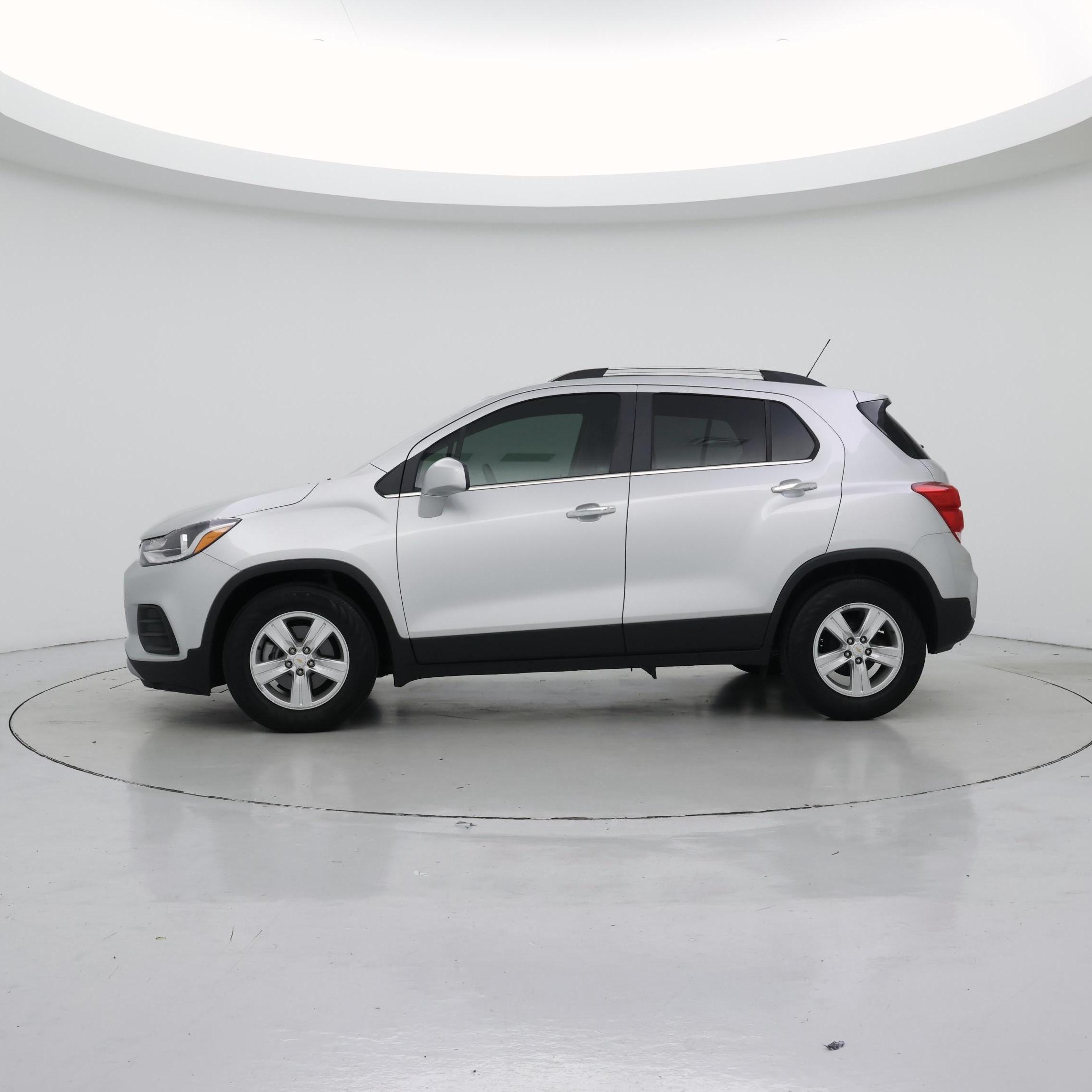 Thumbnail: 2020 Chevrolet Trax - 3