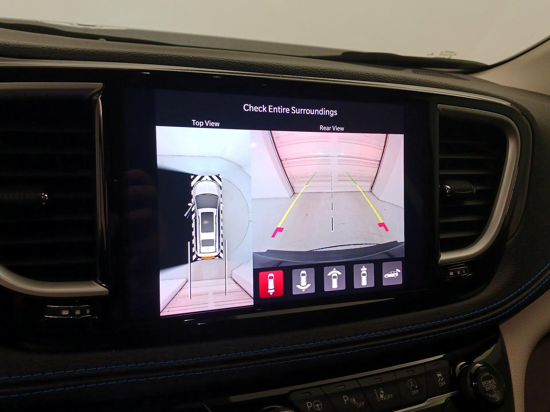 Thumbnail: 2021 Chrysler Pacifica - 15