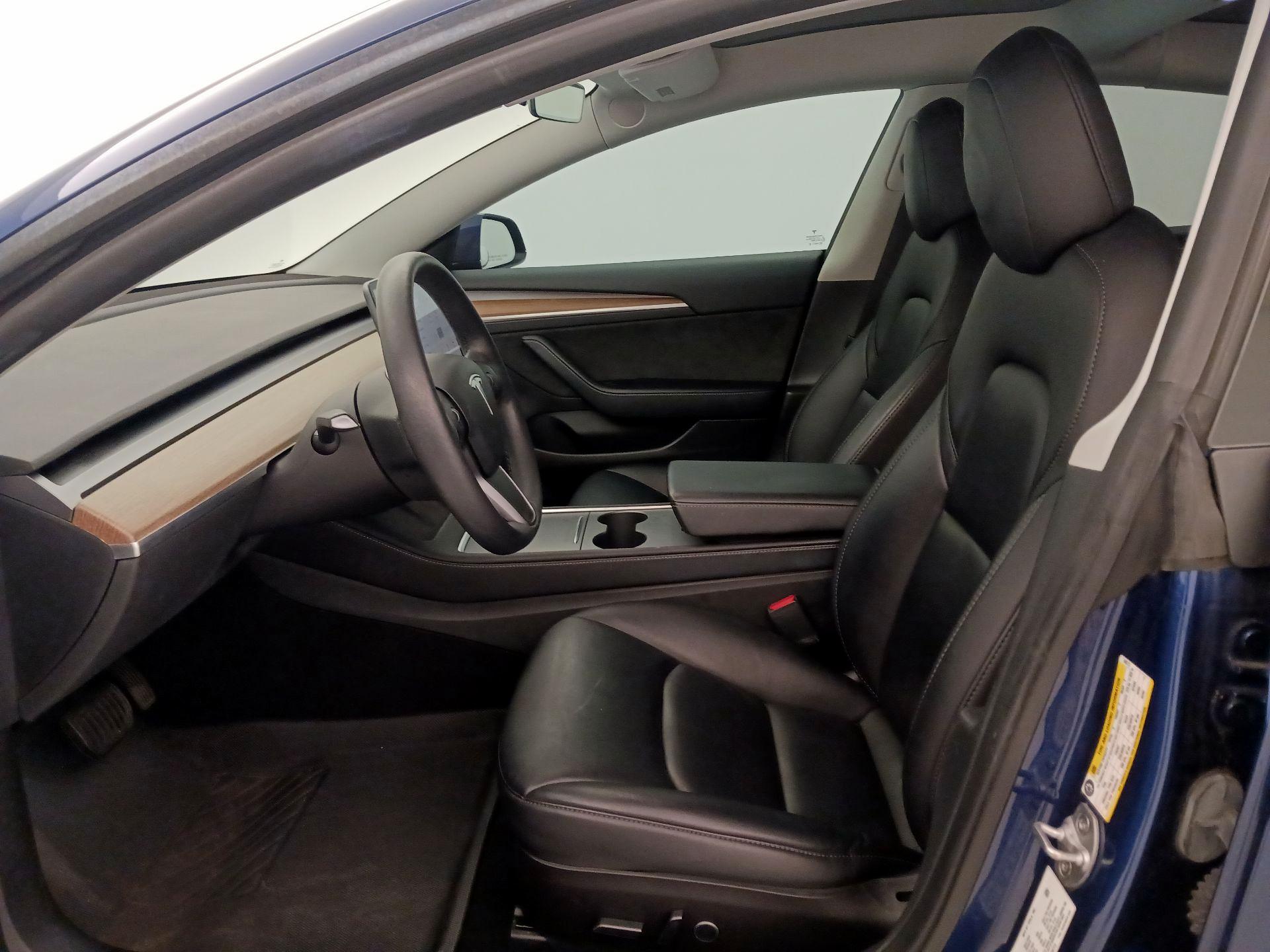 Thumbnail: 2022 Tesla Model 3 - 11