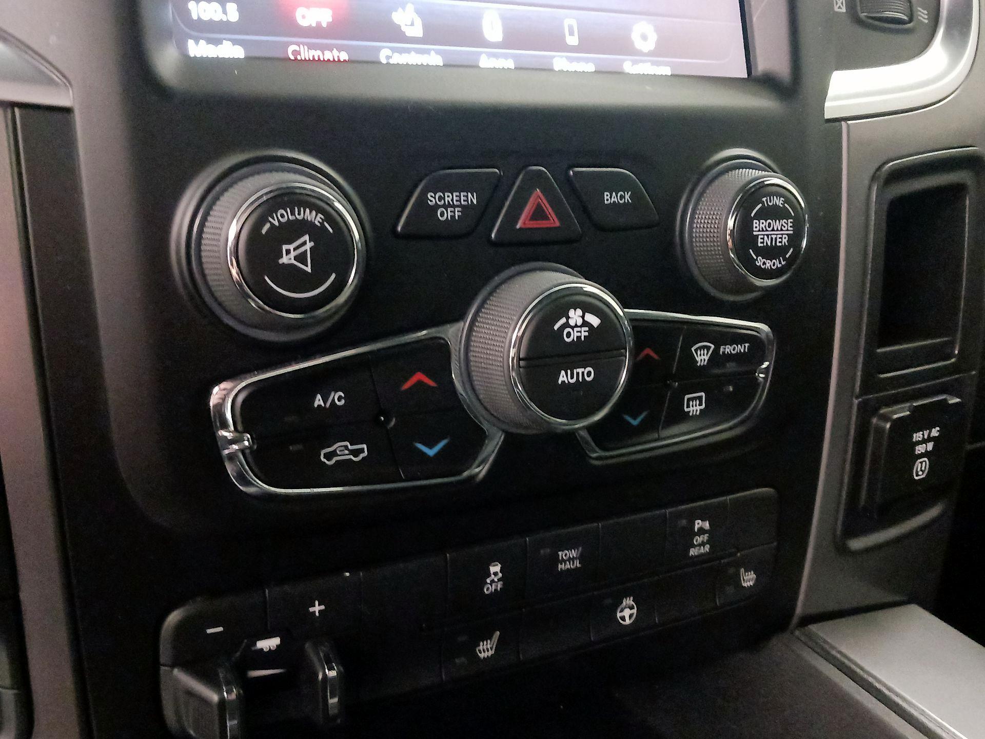 Thumbnail: 2021 RAM 1500 Classic - 16